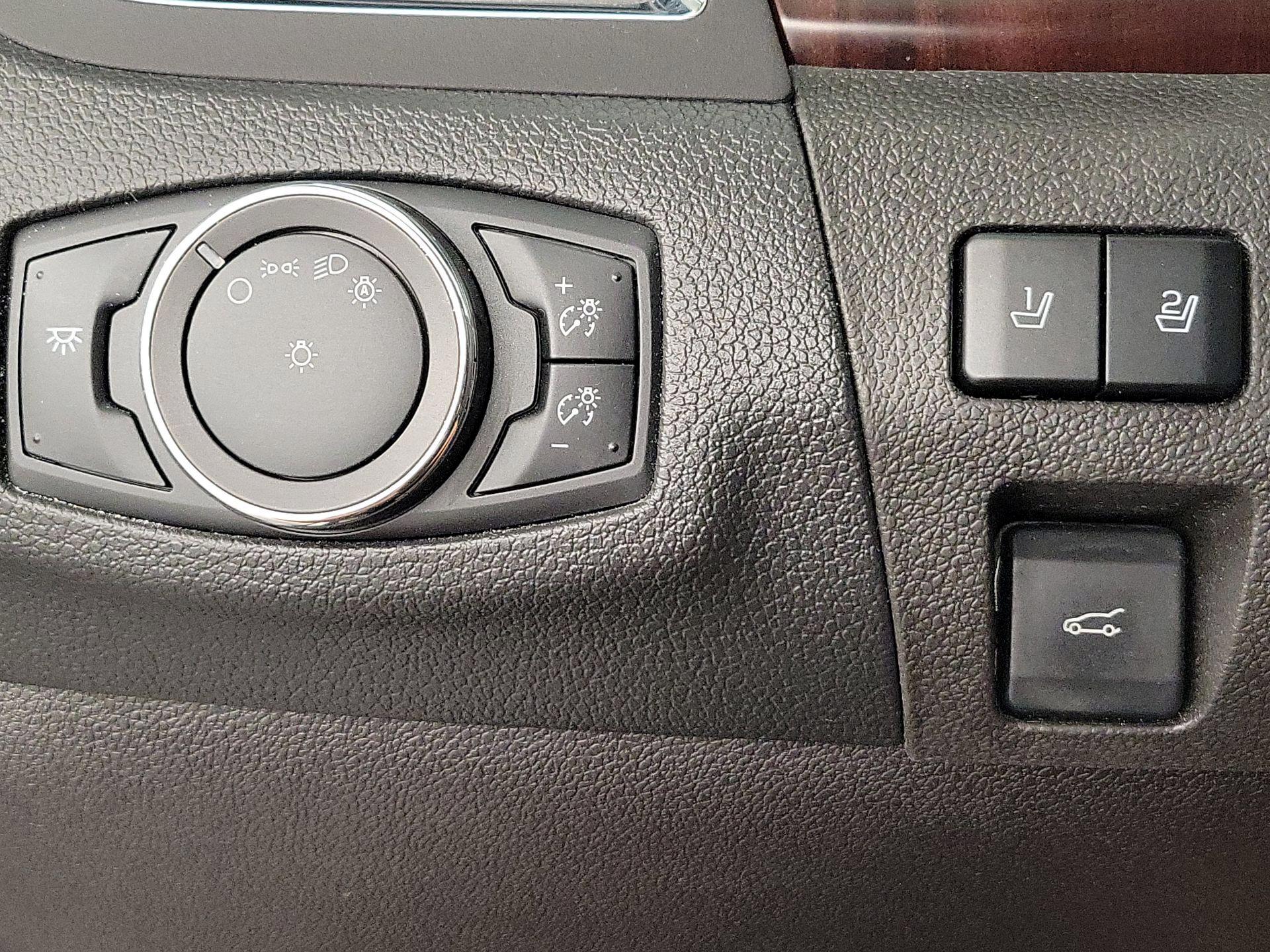 Thumbnail: 2014 Ford Edge - 13