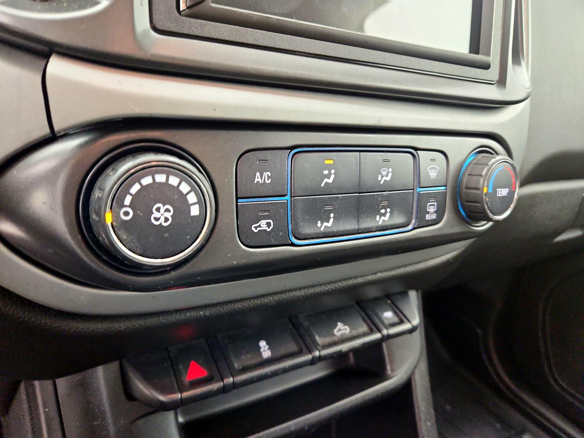 Thumbnail: 2016 Chevrolet Colorado - 16