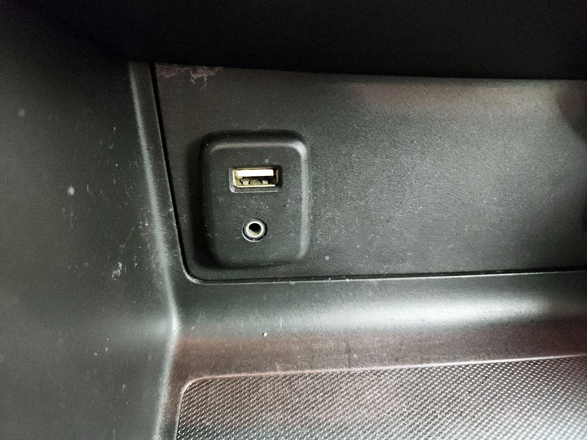 Thumbnail: 2016 Chevrolet Colorado - 18