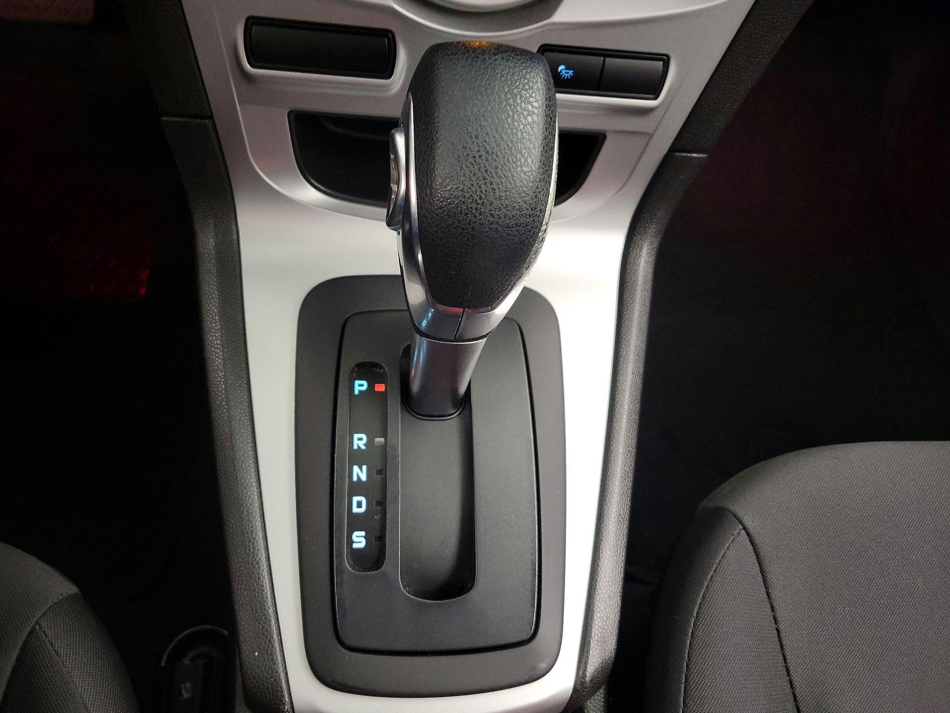 Thumbnail: 2016 Ford Fiesta - 16