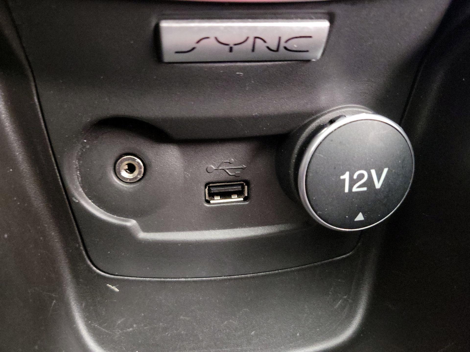 Thumbnail: 2016 Ford Fiesta - 17