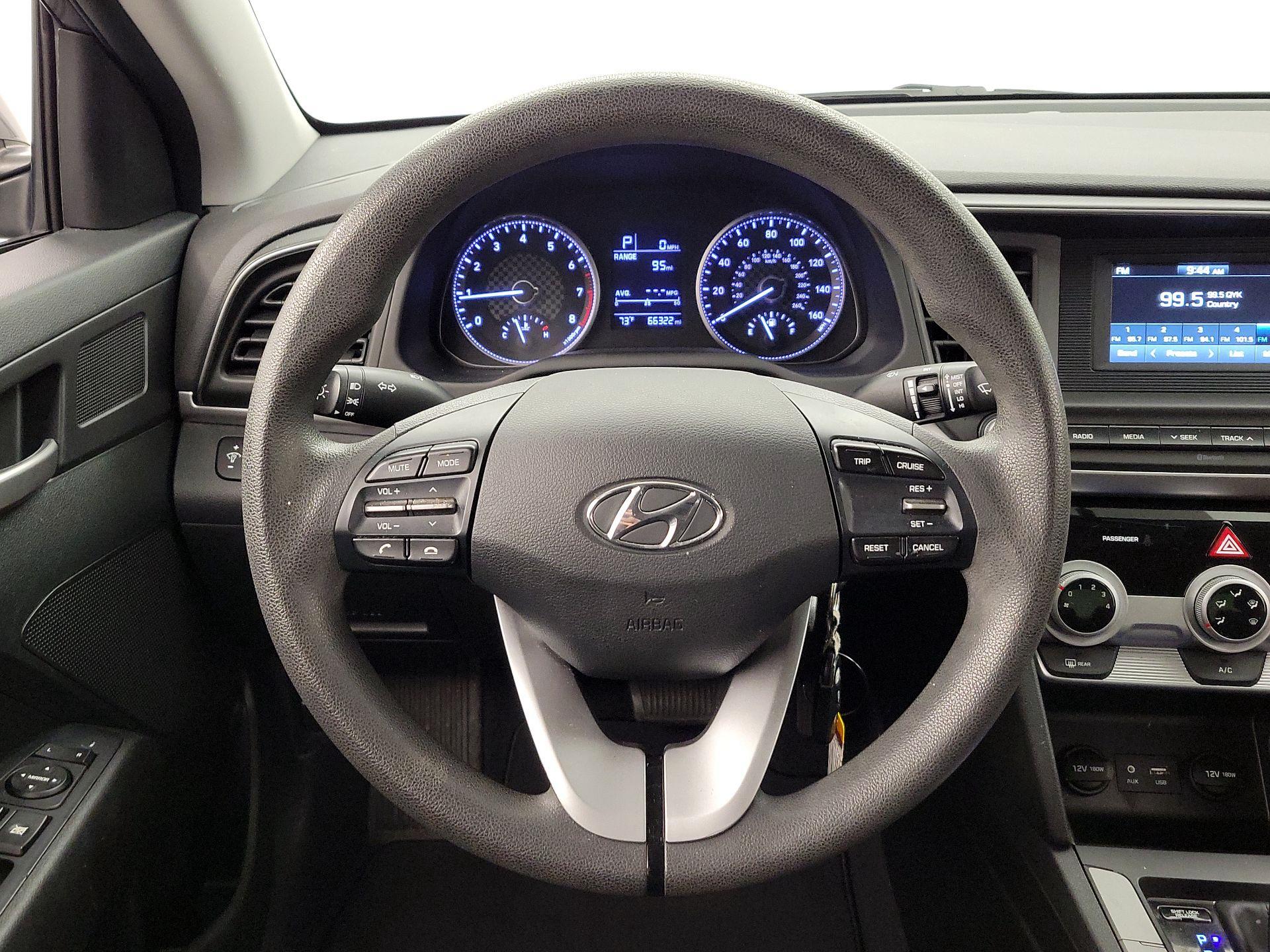 Thumbnail: 2019 Hyundai Elantra - 10