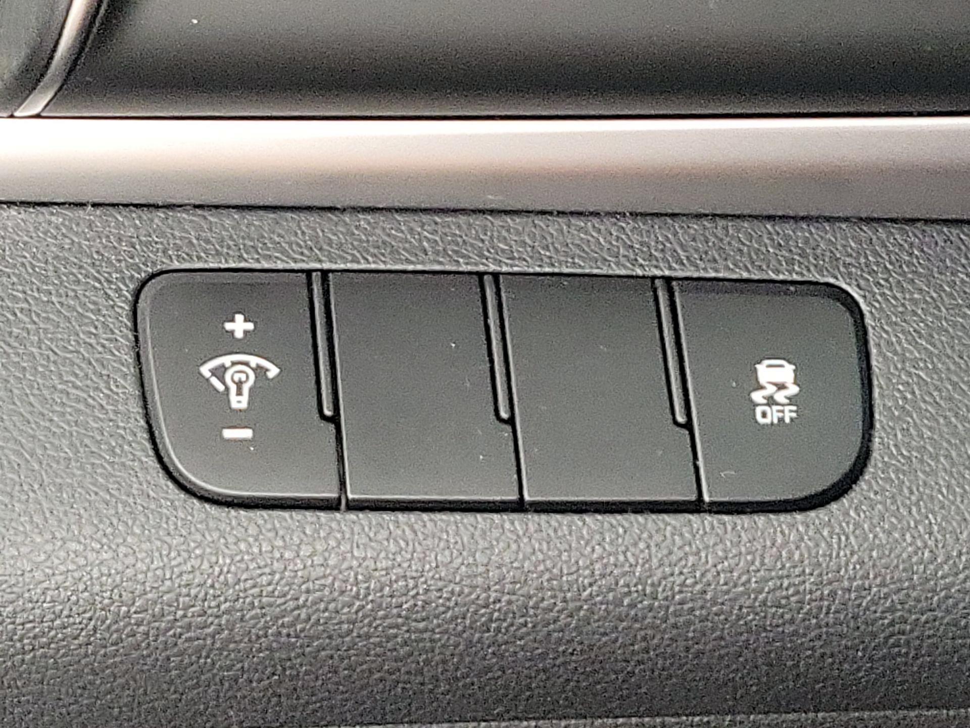 Thumbnail: 2019 Hyundai Elantra - 13