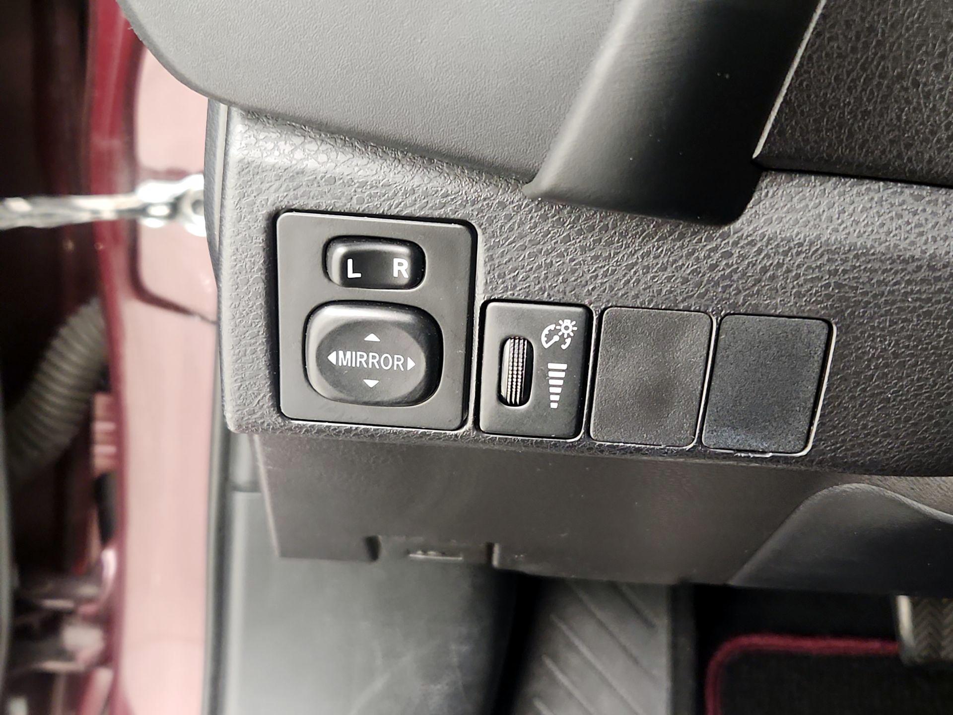 Thumbnail: 2017 Toyota Corolla - 13