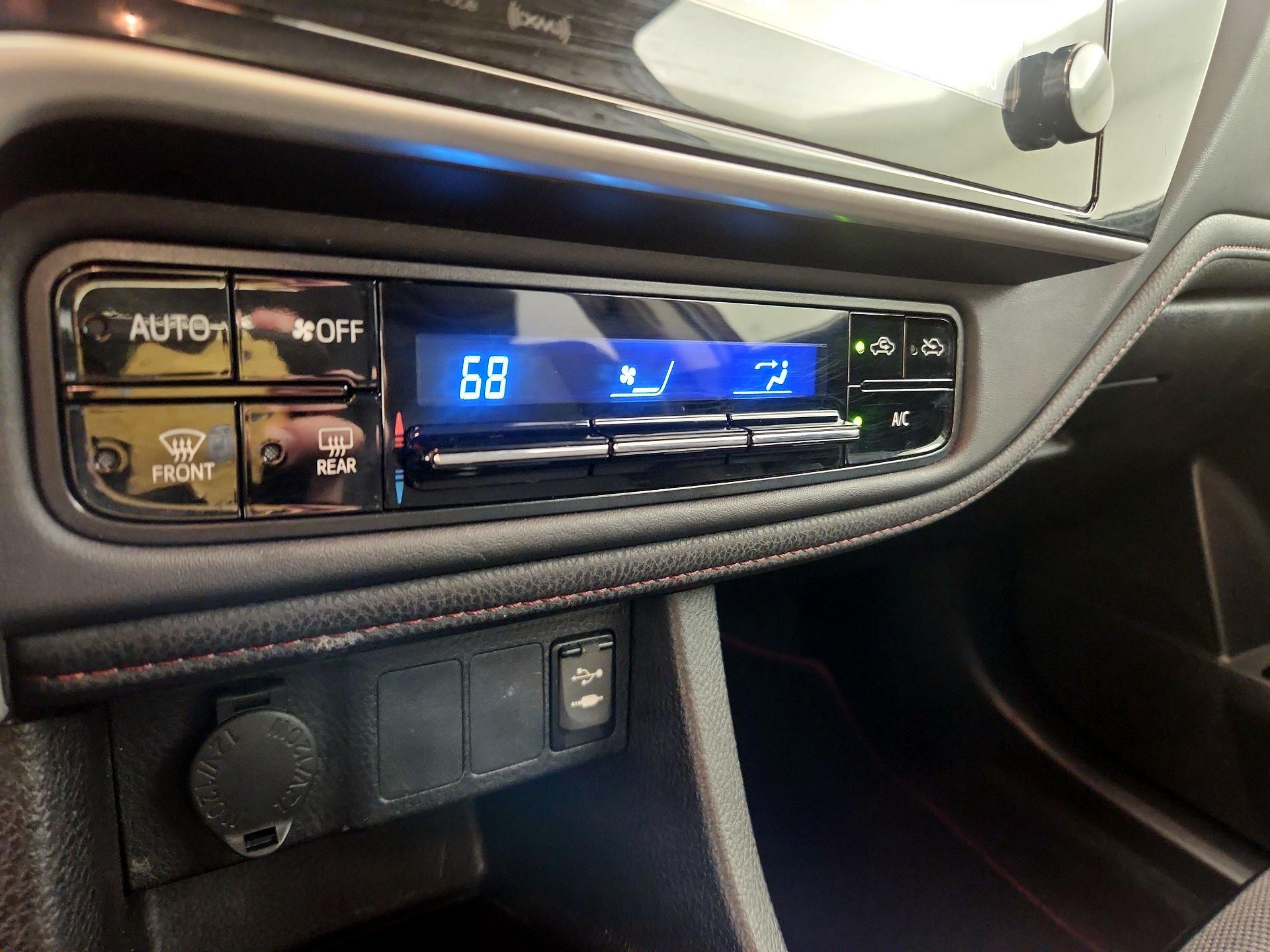 Thumbnail: 2017 Toyota Corolla - 16