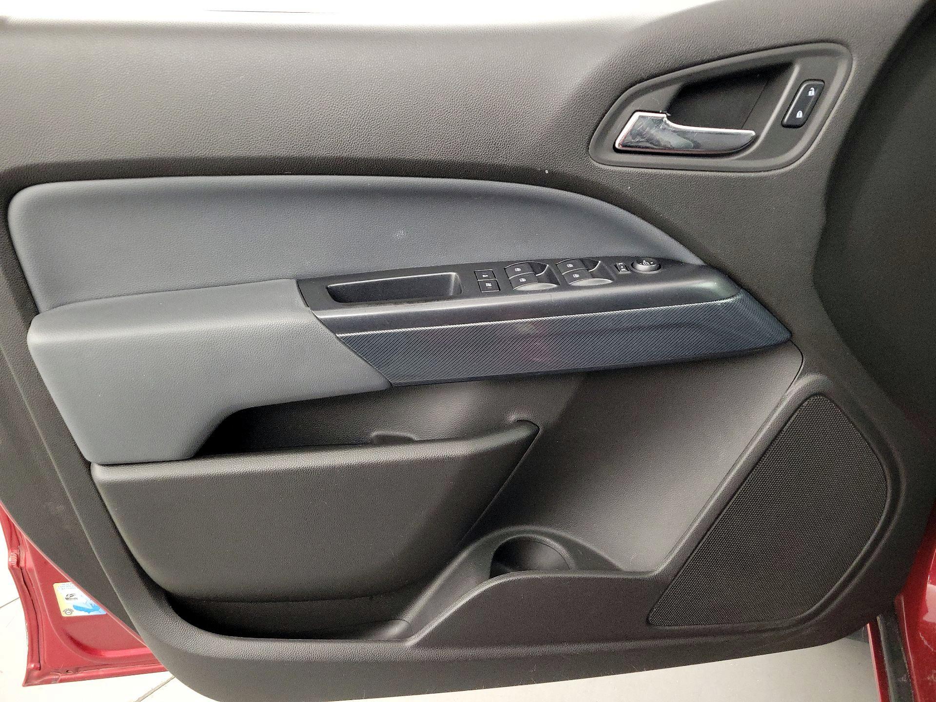 Thumbnail: 2015 Chevrolet Colorado - 12