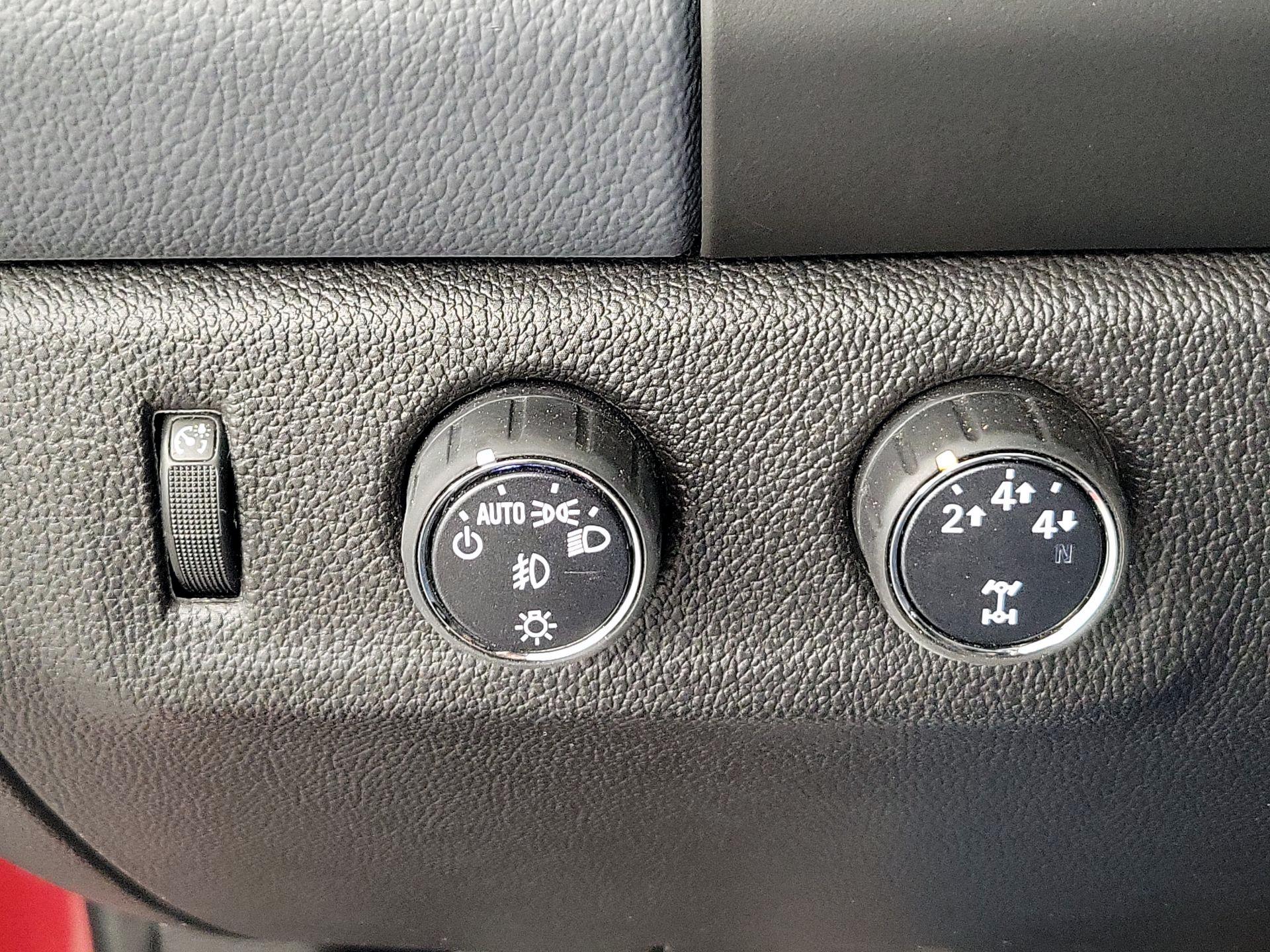 Thumbnail: 2015 Chevrolet Colorado - 13