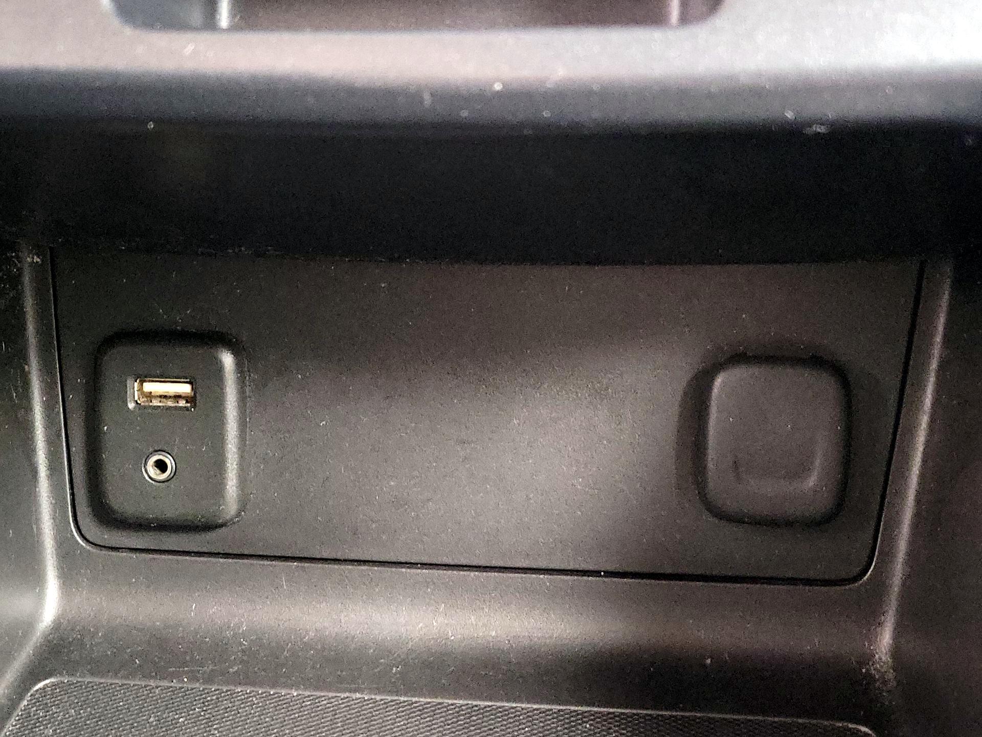 Thumbnail: 2015 Chevrolet Colorado - 19