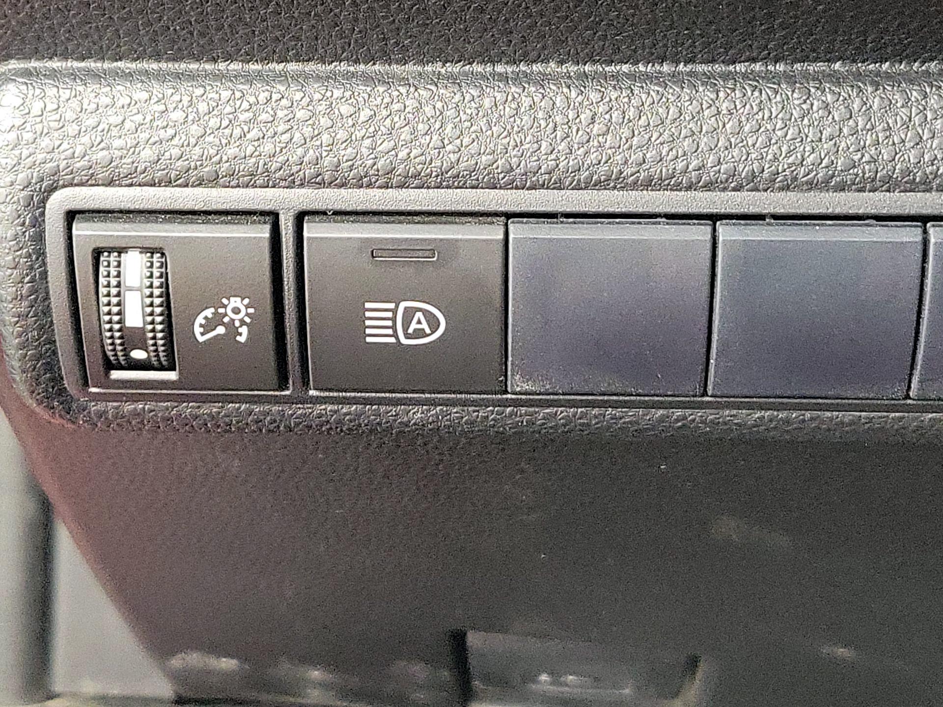 Thumbnail: 2020 Toyota Corolla - 13