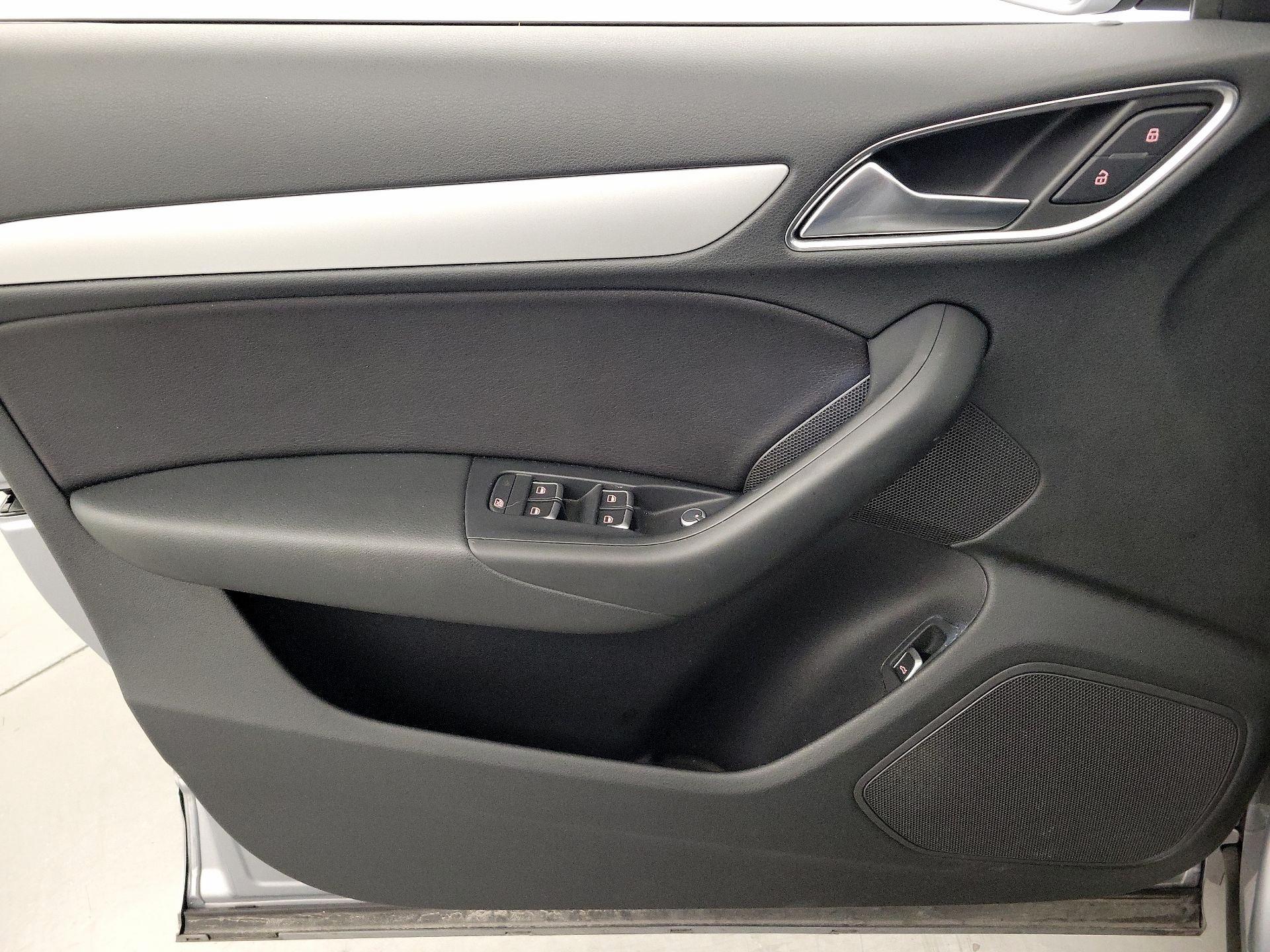 Thumbnail: 2018 Audi Q3 - 12