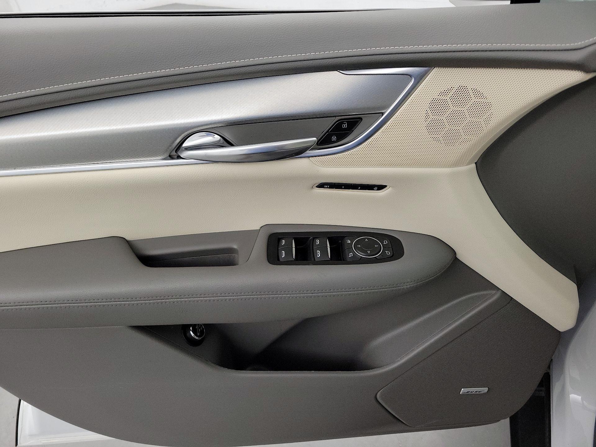 Thumbnail: 2019 Cadillac XT5 - 12