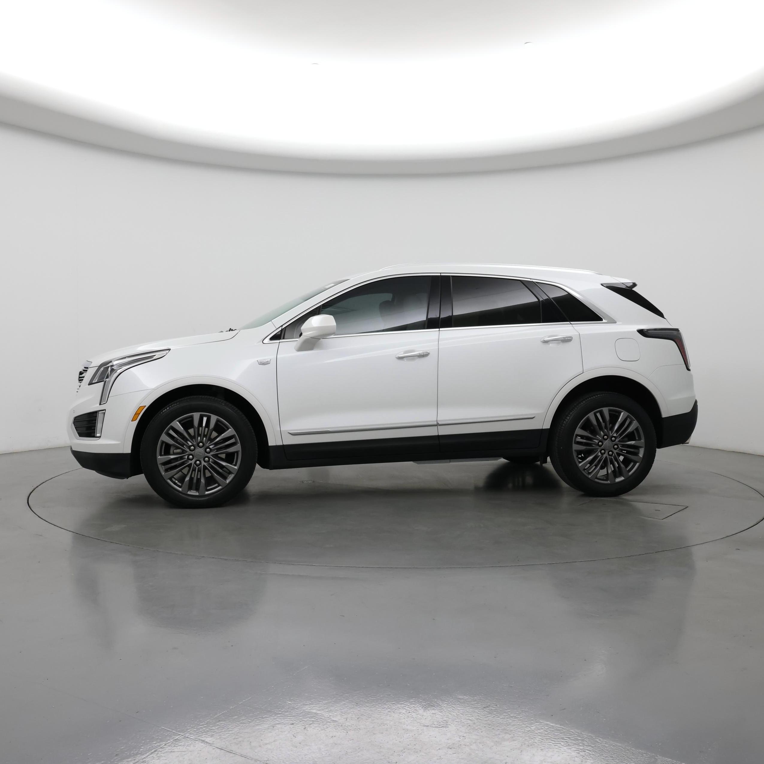 Thumbnail: 2019 Cadillac XT5 - 3