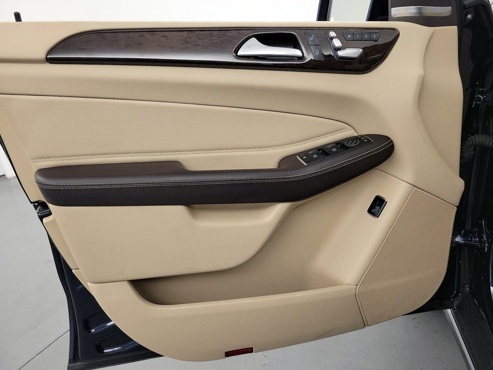 Thumbnail: 2017 Mercedes-Benz GLE - 12