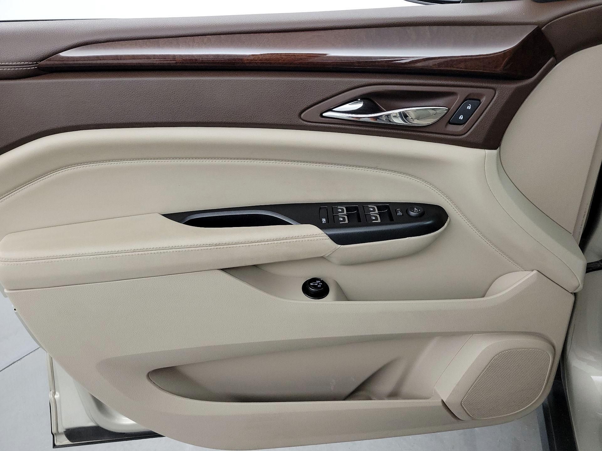 Thumbnail: 2016 Cadillac SRX - 12