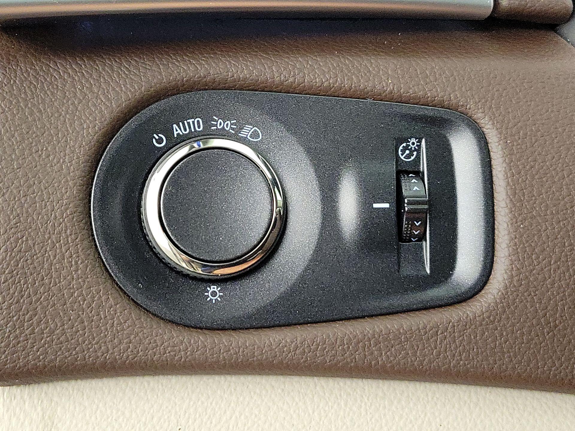 Thumbnail: 2016 Cadillac SRX - 13