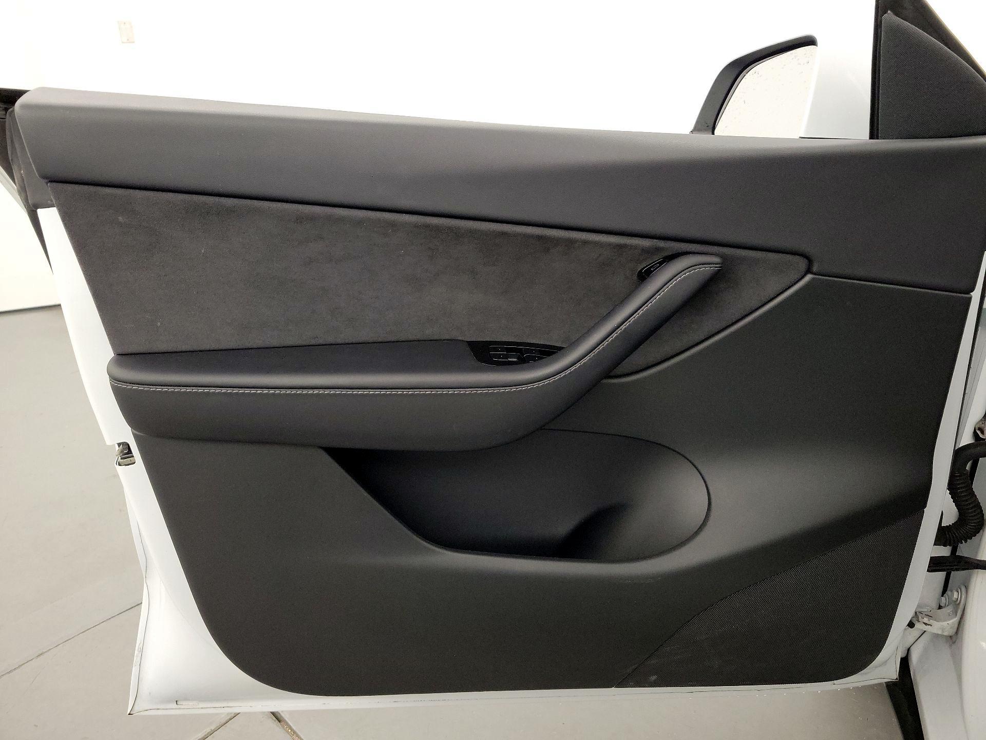 Thumbnail: 2020 Tesla Model Y - 12