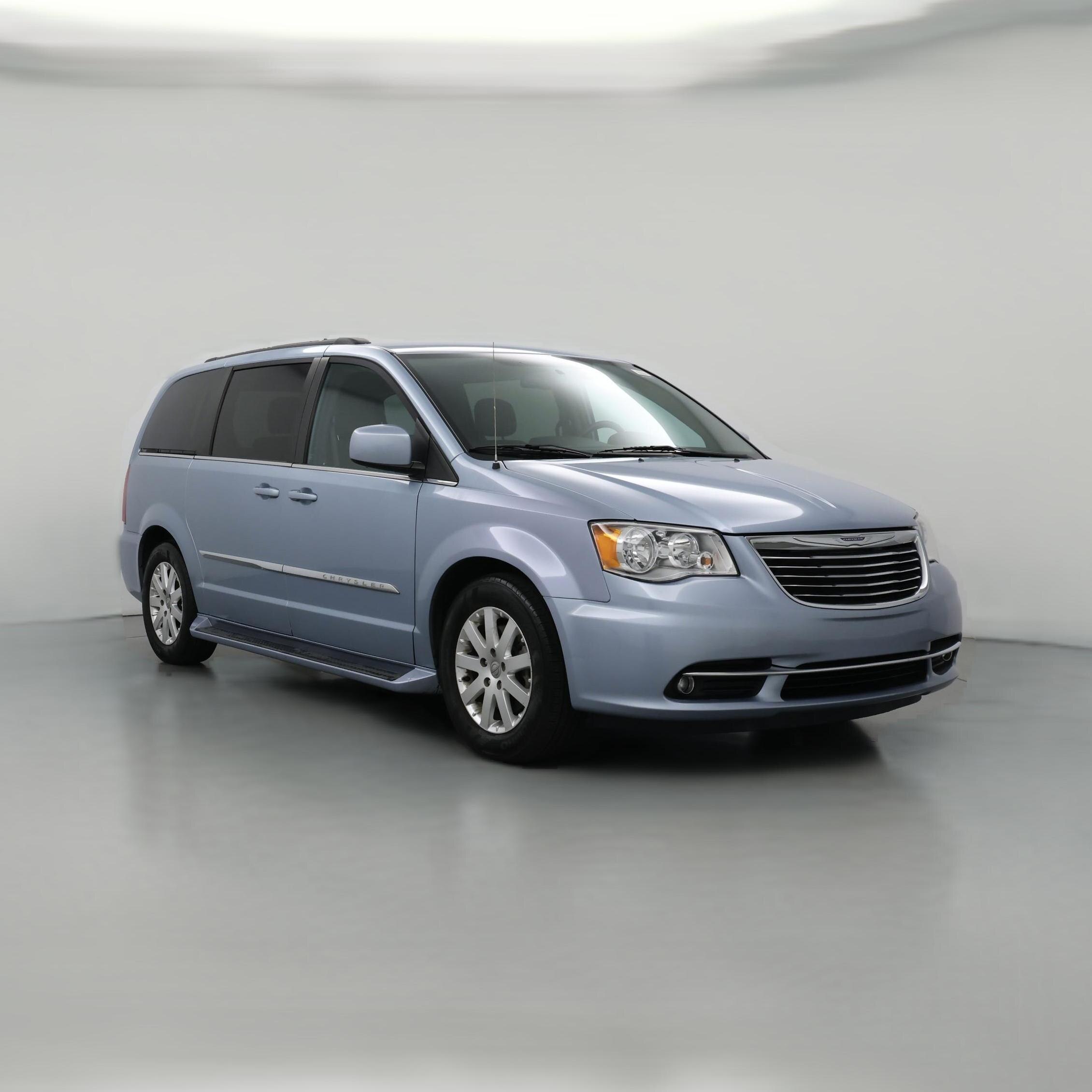 Thumbnail: 2016 Chrysler Town & Country - 1