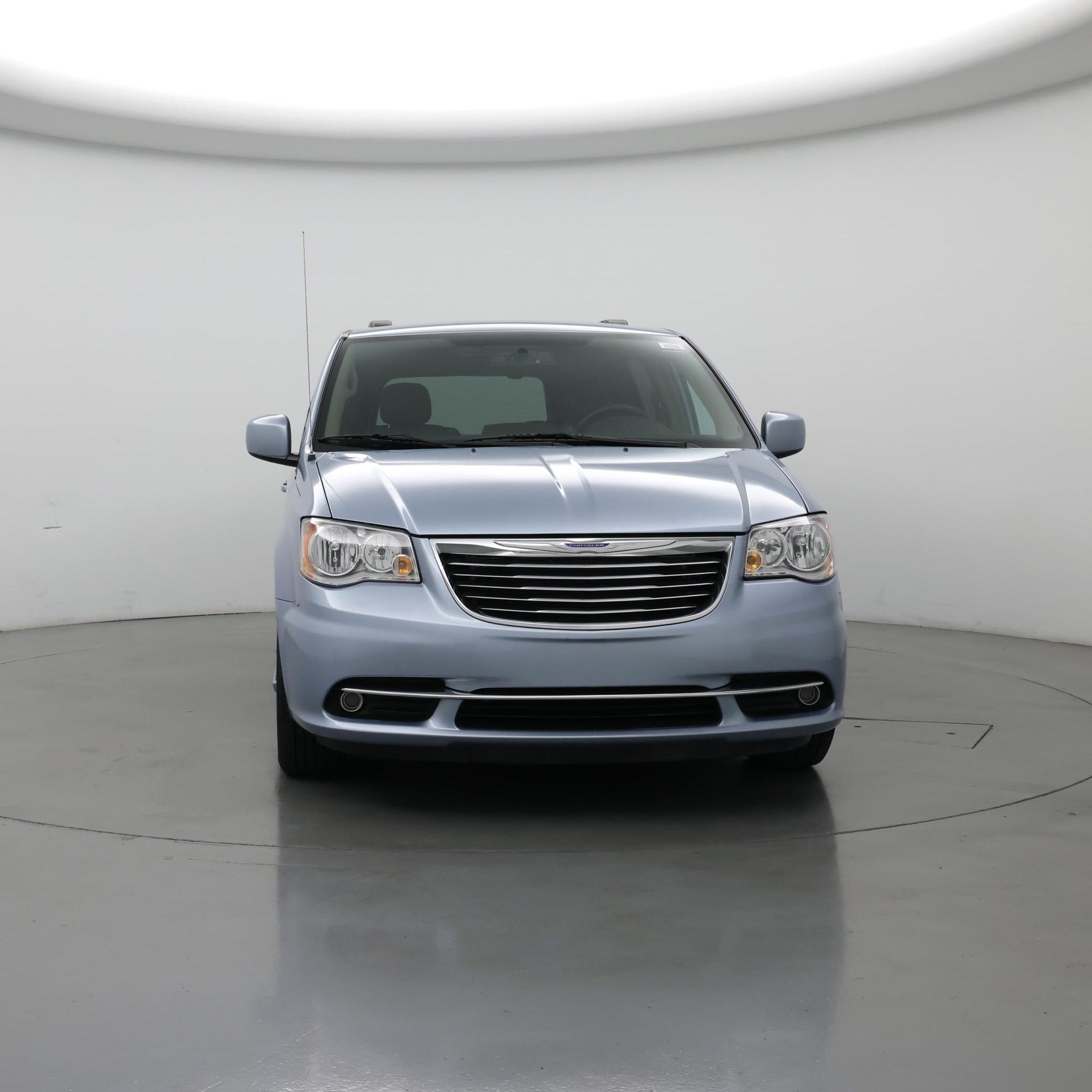 Thumbnail: 2016 Chrysler Town & Country - 5
