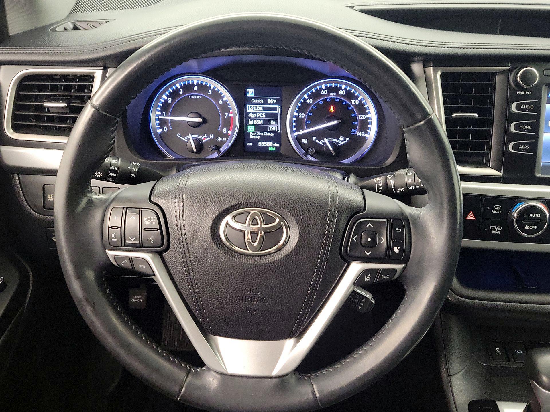 Thumbnail: 2017 Toyota Highlander - 10