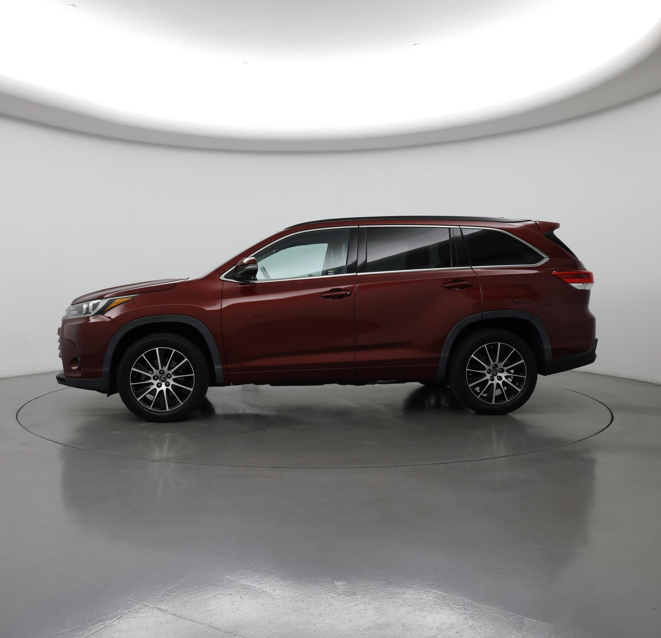 Thumbnail: 2017 Toyota Highlander - 3
