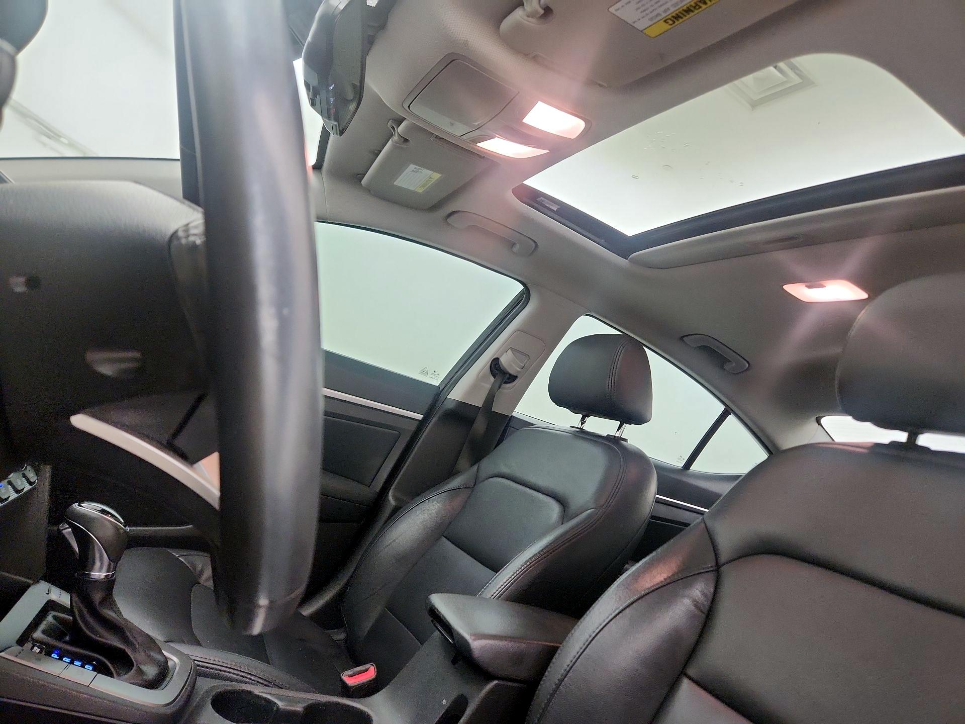 Thumbnail: 2019 Hyundai Elantra - 19