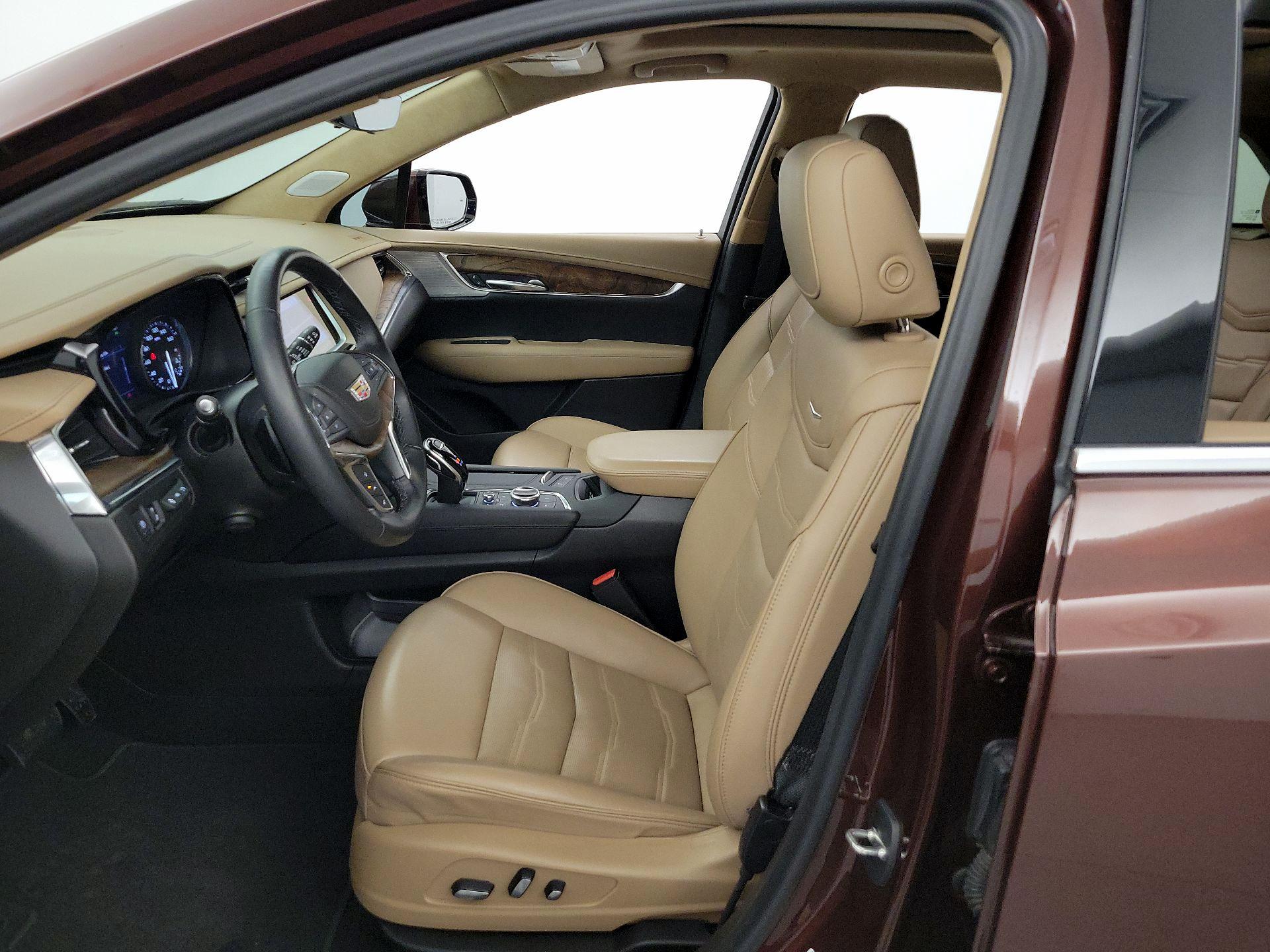 Thumbnail: 2022 Cadillac XT5 - 11