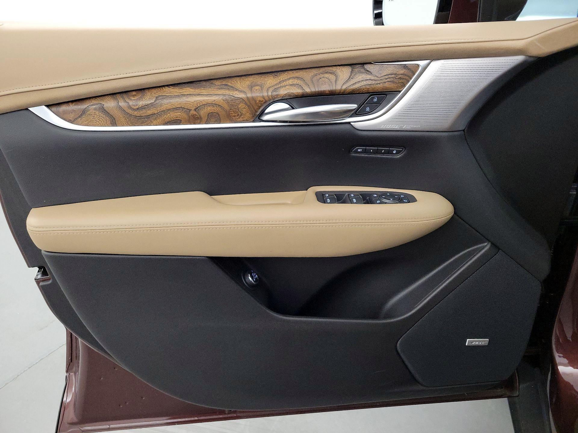 Thumbnail: 2022 Cadillac XT5 - 12