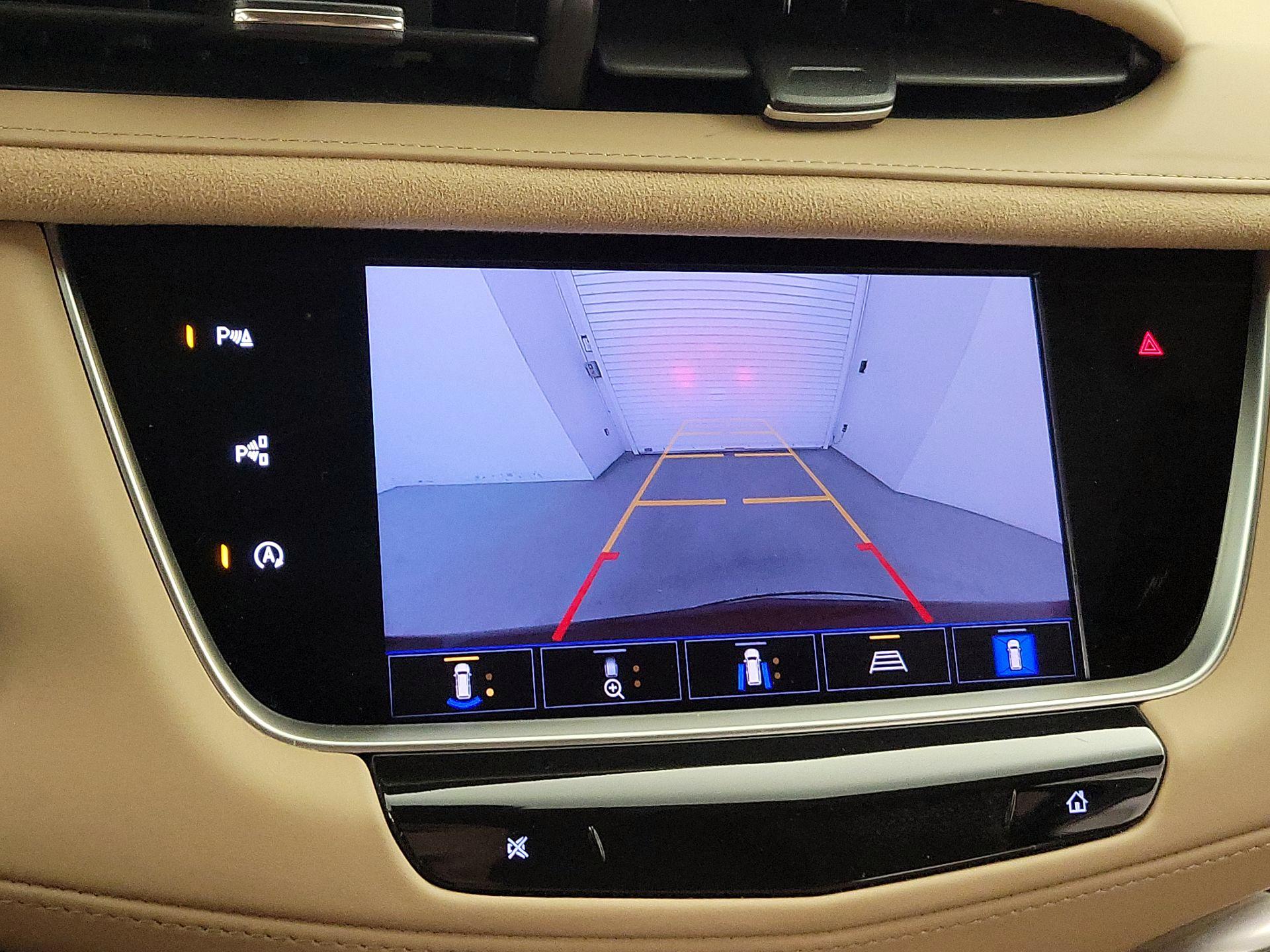 Thumbnail: 2022 Cadillac XT5 - 15