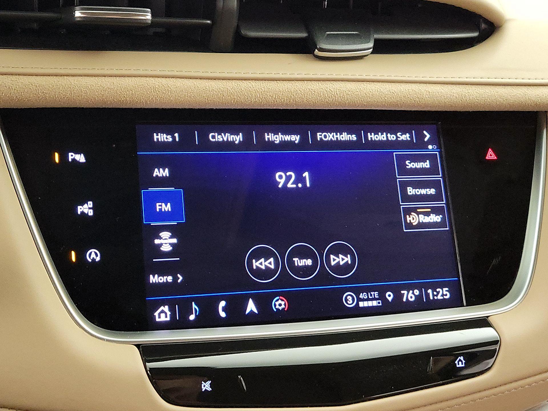 Thumbnail: 2022 Cadillac XT5 - 16