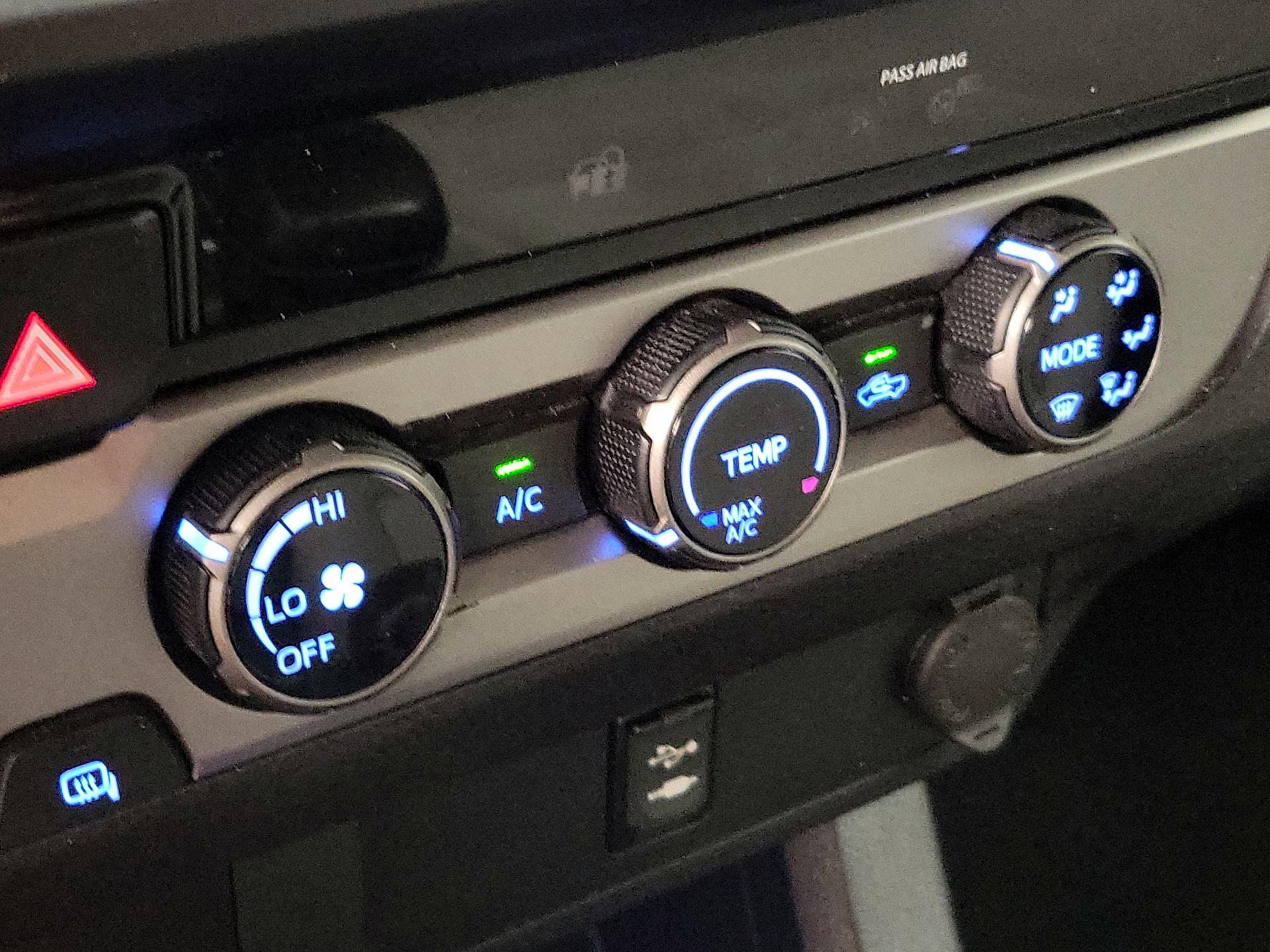 Thumbnail: 2018 Toyota Tacoma - 16