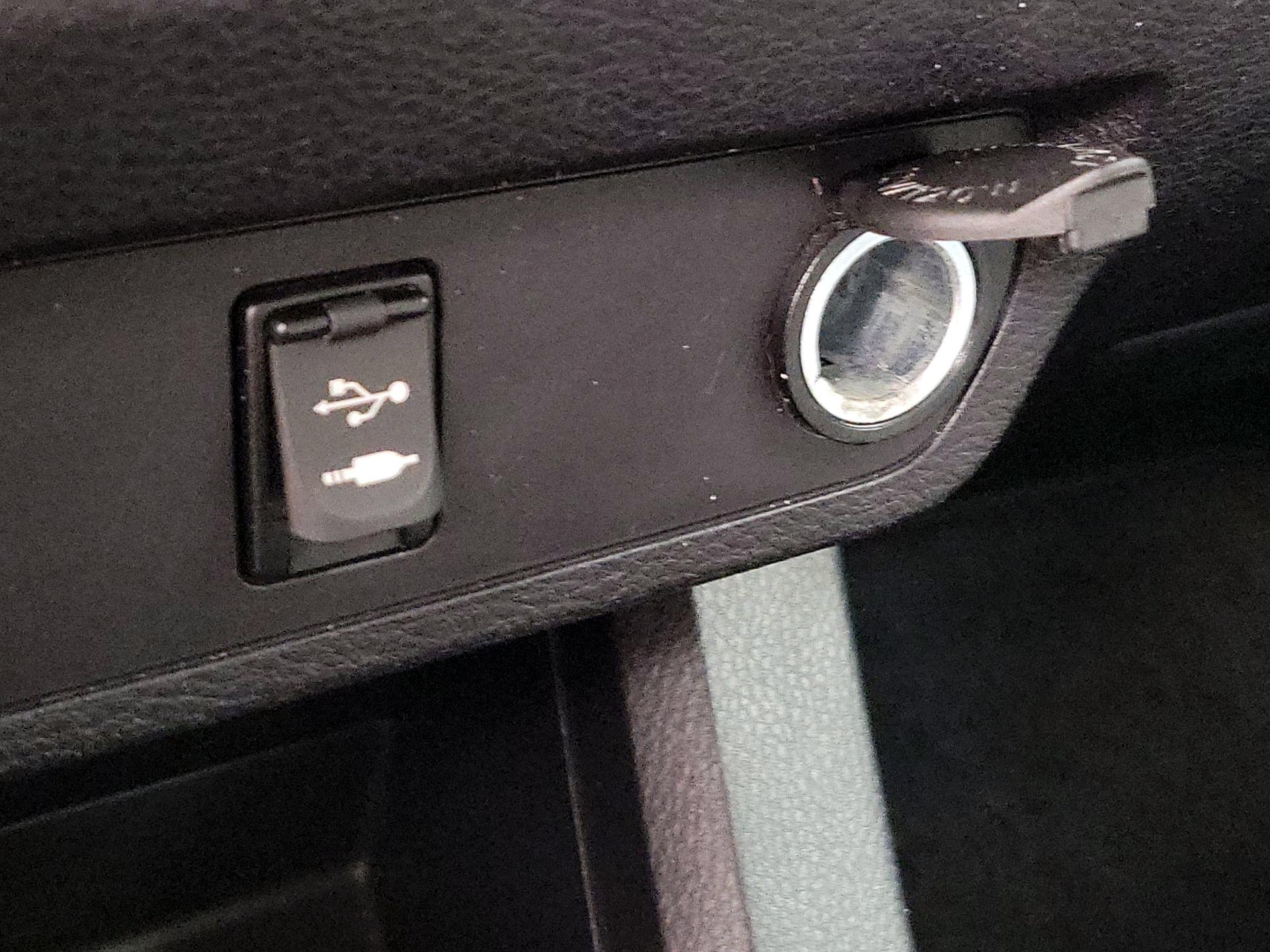 Thumbnail: 2018 Toyota Tacoma - 18