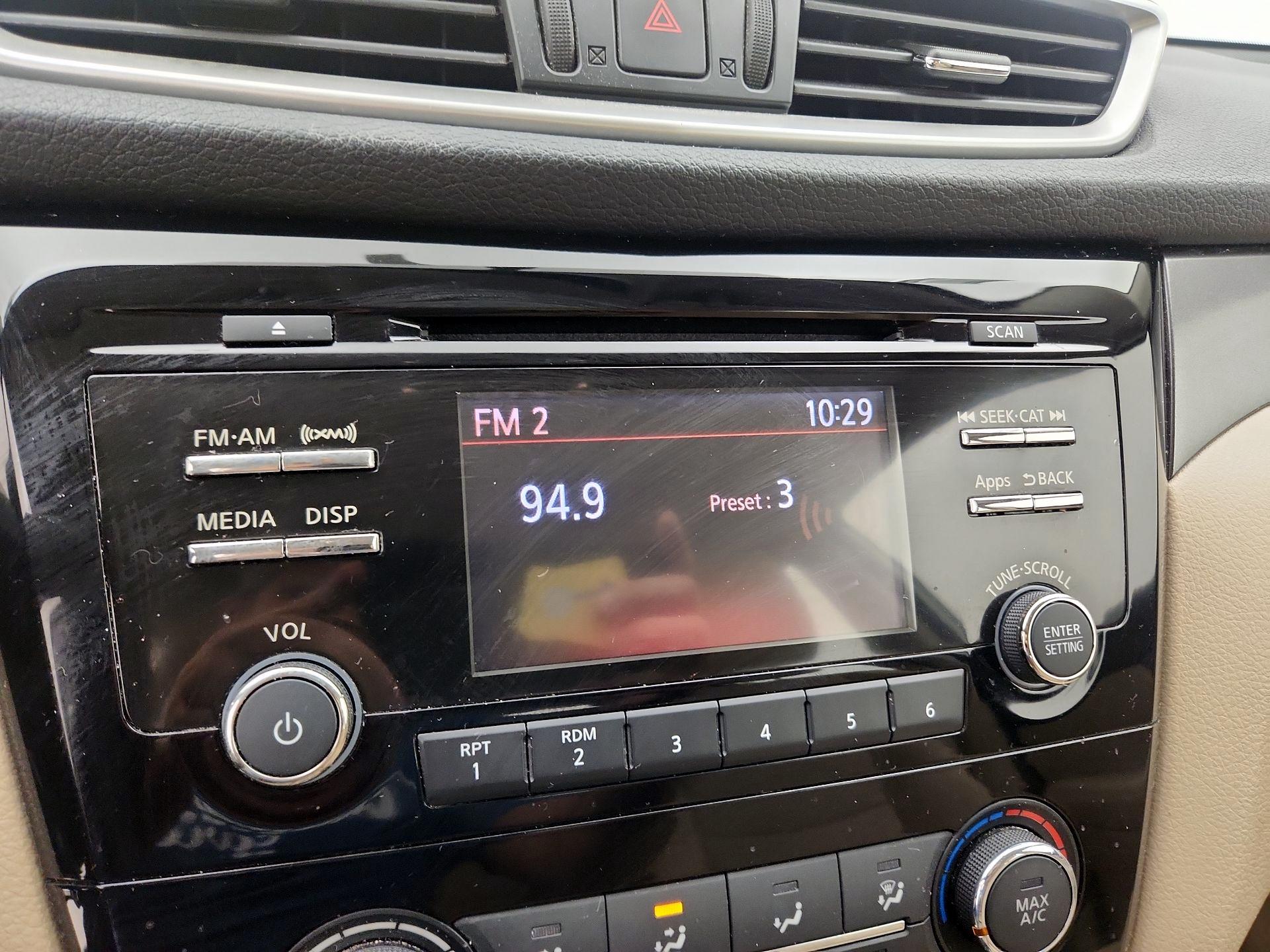 Thumbnail: 2016 Nissan Rogue - 15