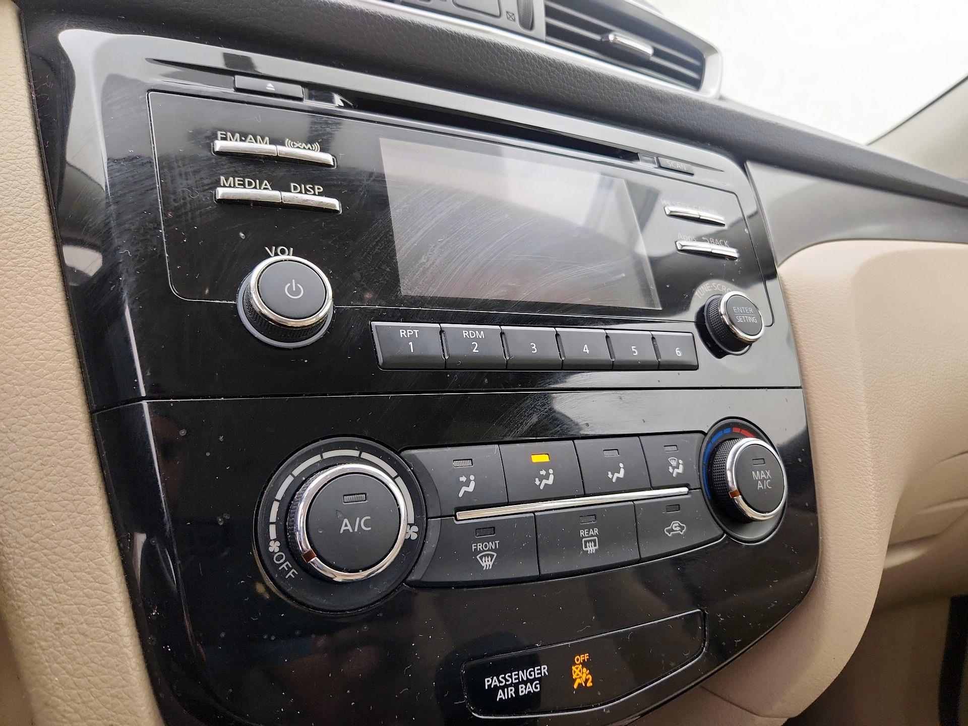 Thumbnail: 2016 Nissan Rogue - 16