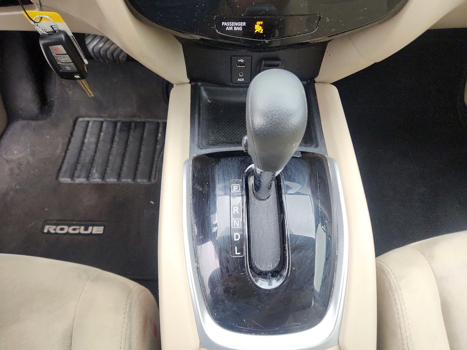 Thumbnail: 2016 Nissan Rogue - 17