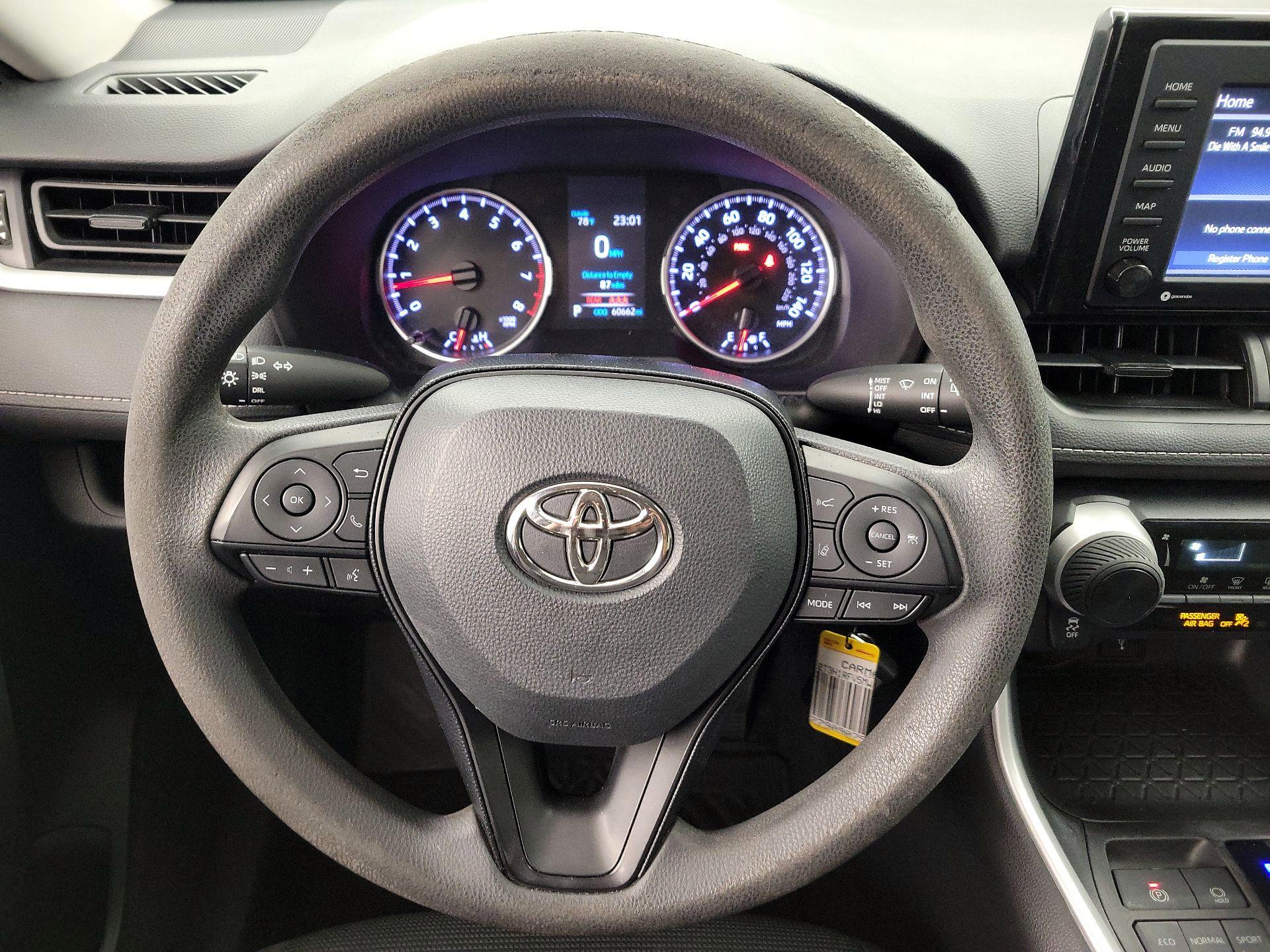 Thumbnail: 2021 Toyota RAV4 - 10