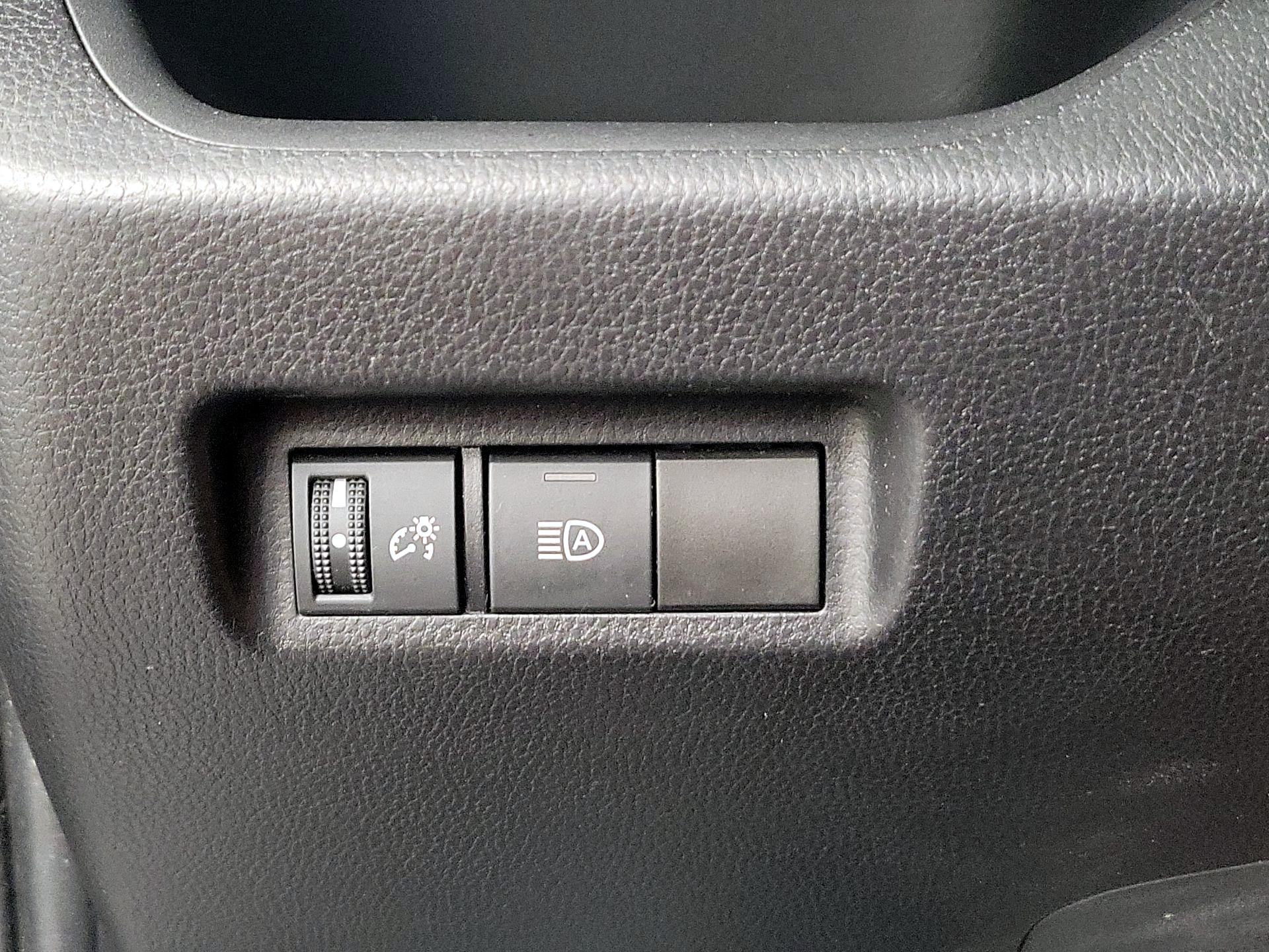 Thumbnail: 2021 Toyota RAV4 - 13