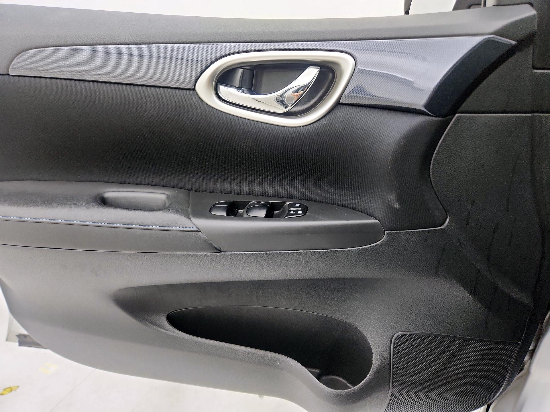 Thumbnail: 2017 Nissan Sentra - 12