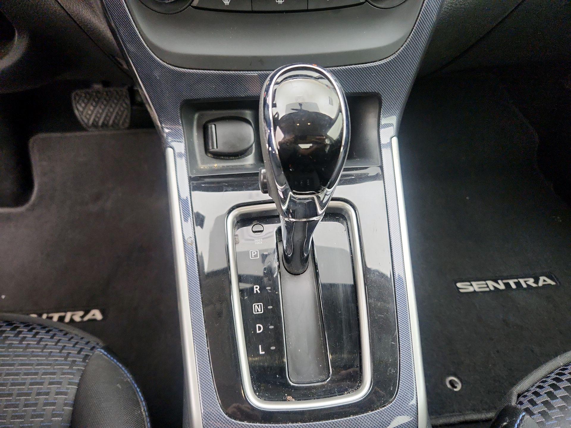 Thumbnail: 2017 Nissan Sentra - 17