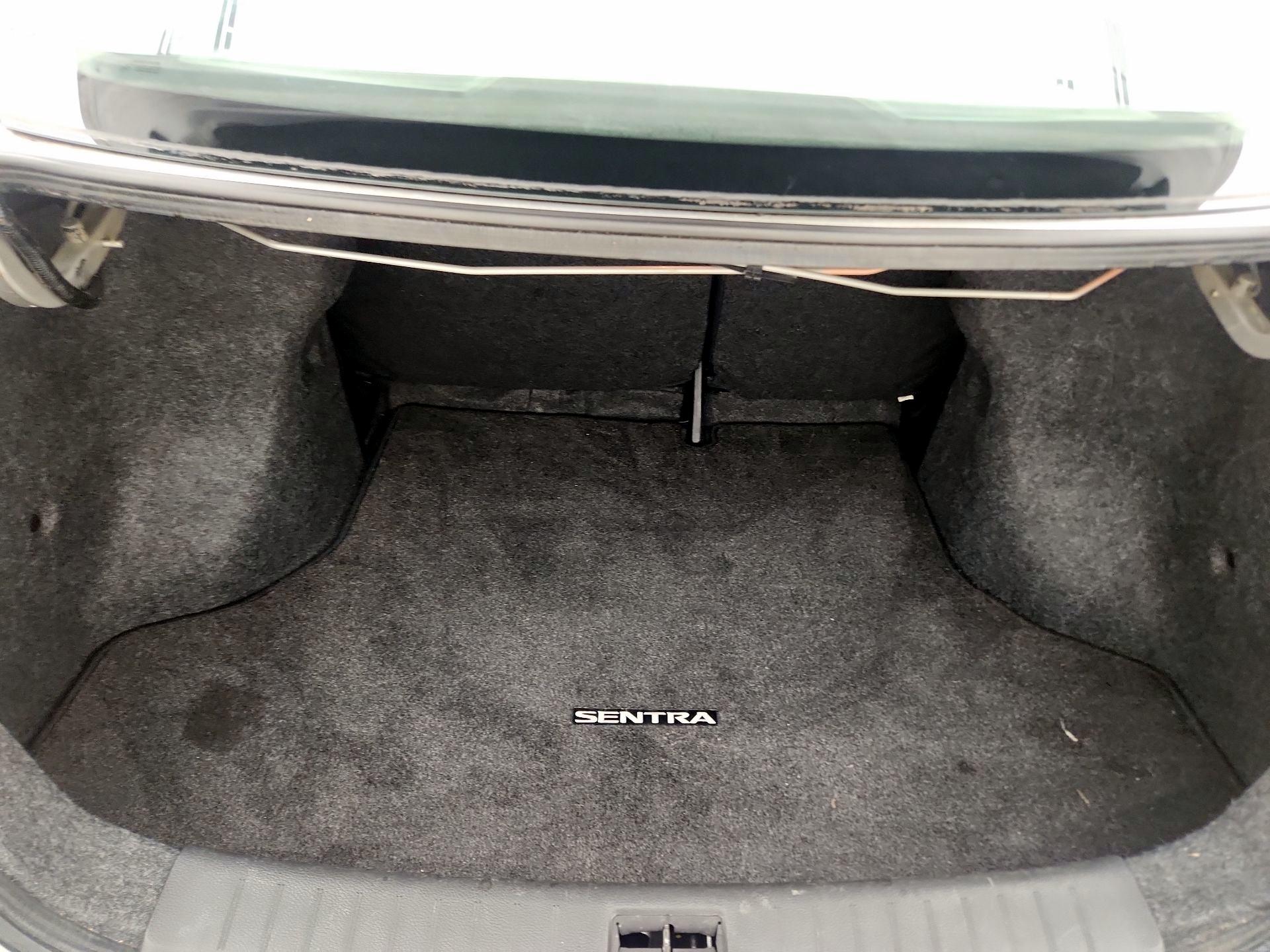 Thumbnail: 2017 Nissan Sentra - 19