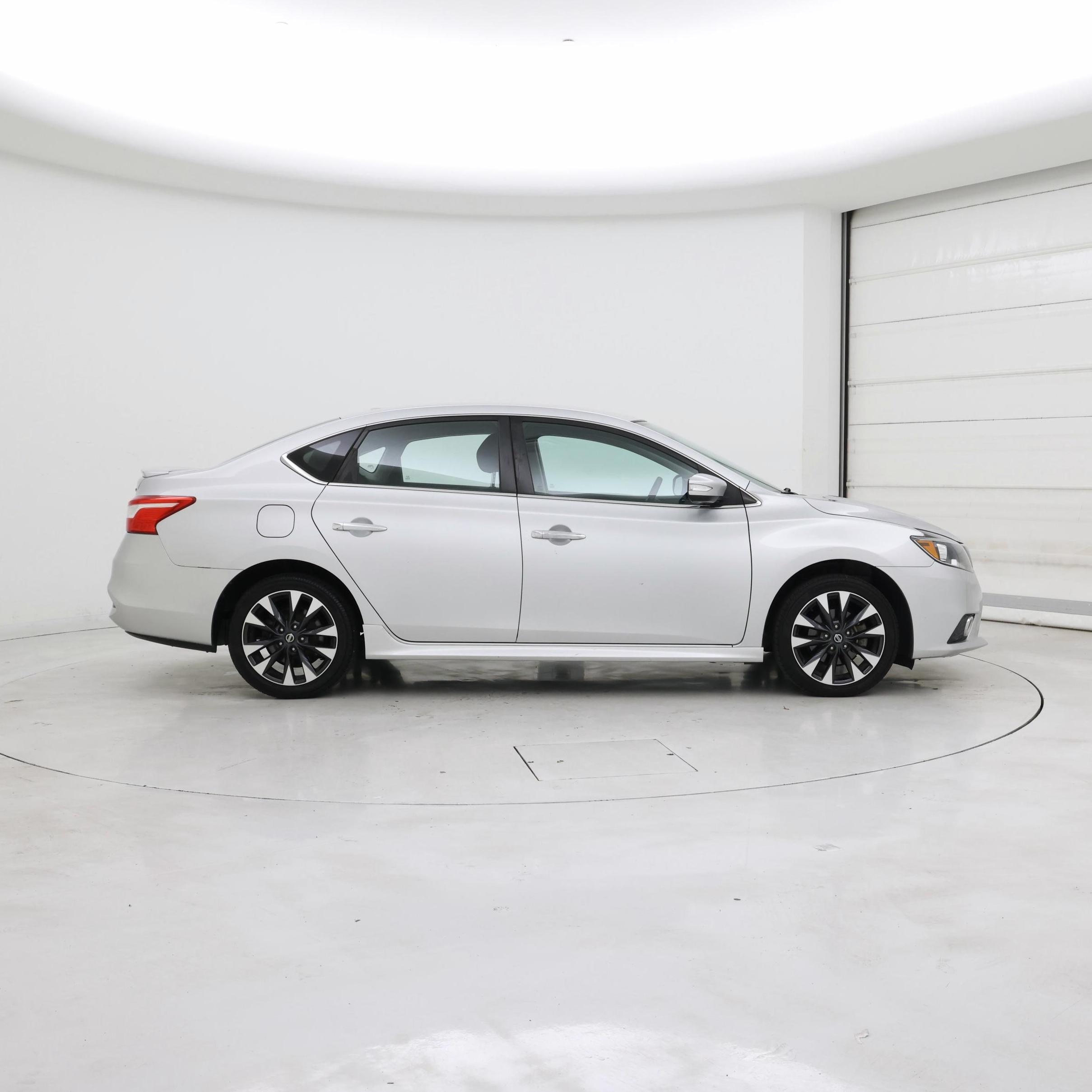 Thumbnail: 2017 Nissan Sentra - 7