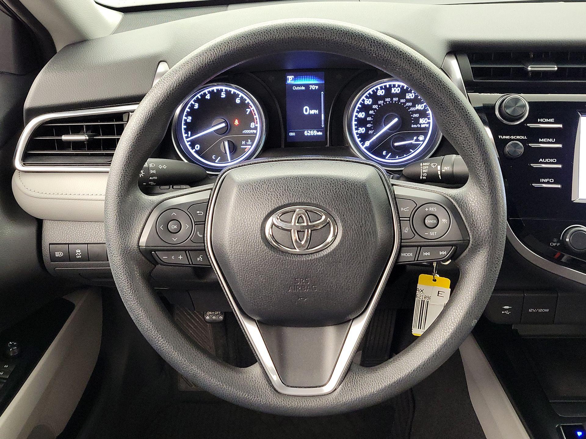 Thumbnail: 2018 Toyota Camry - 10