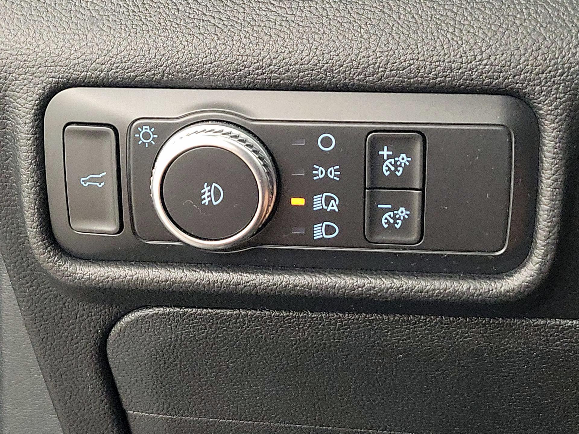 Thumbnail: 2020 Ford Explorer - 13