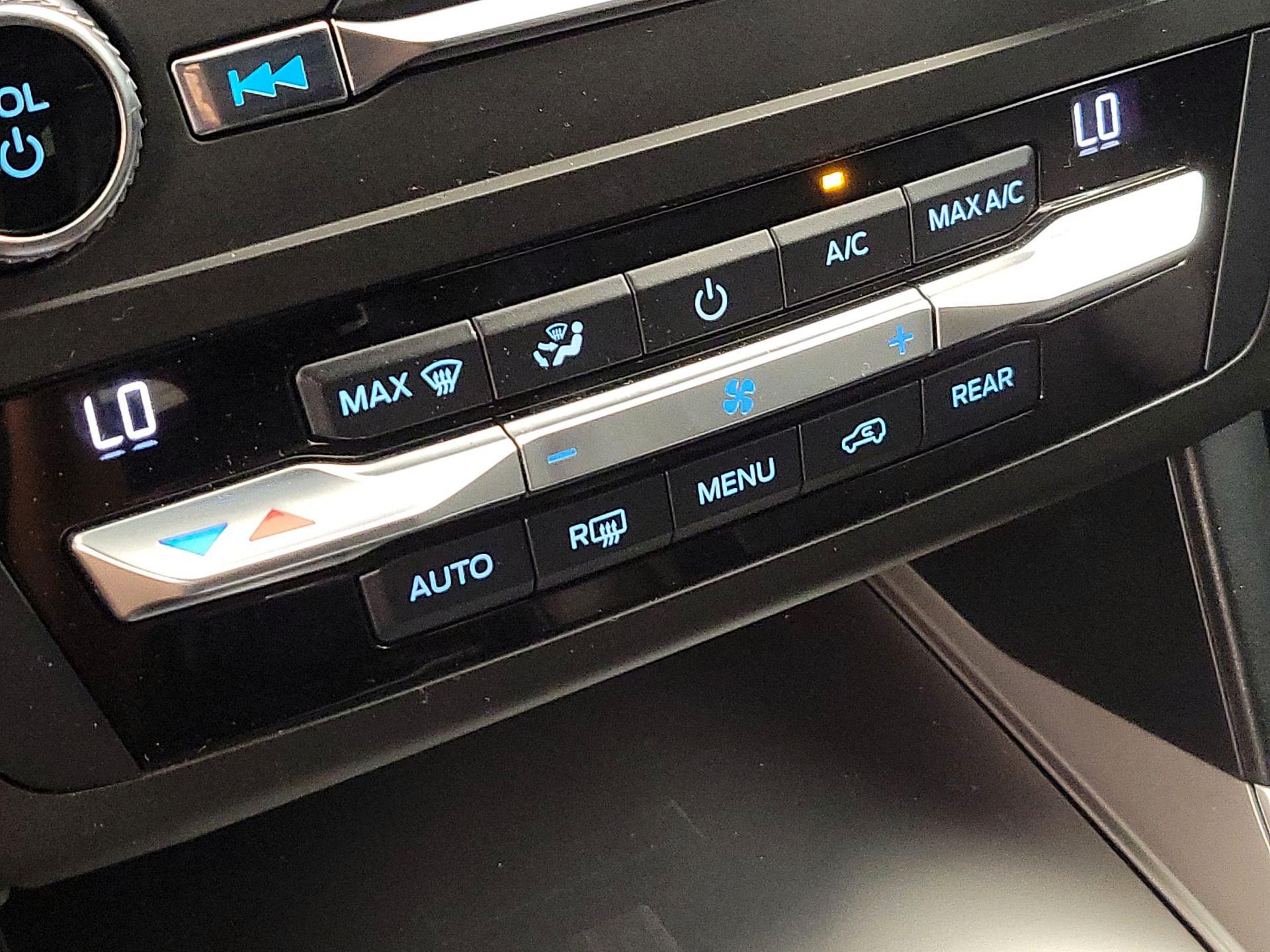 Thumbnail: 2020 Ford Explorer - 17