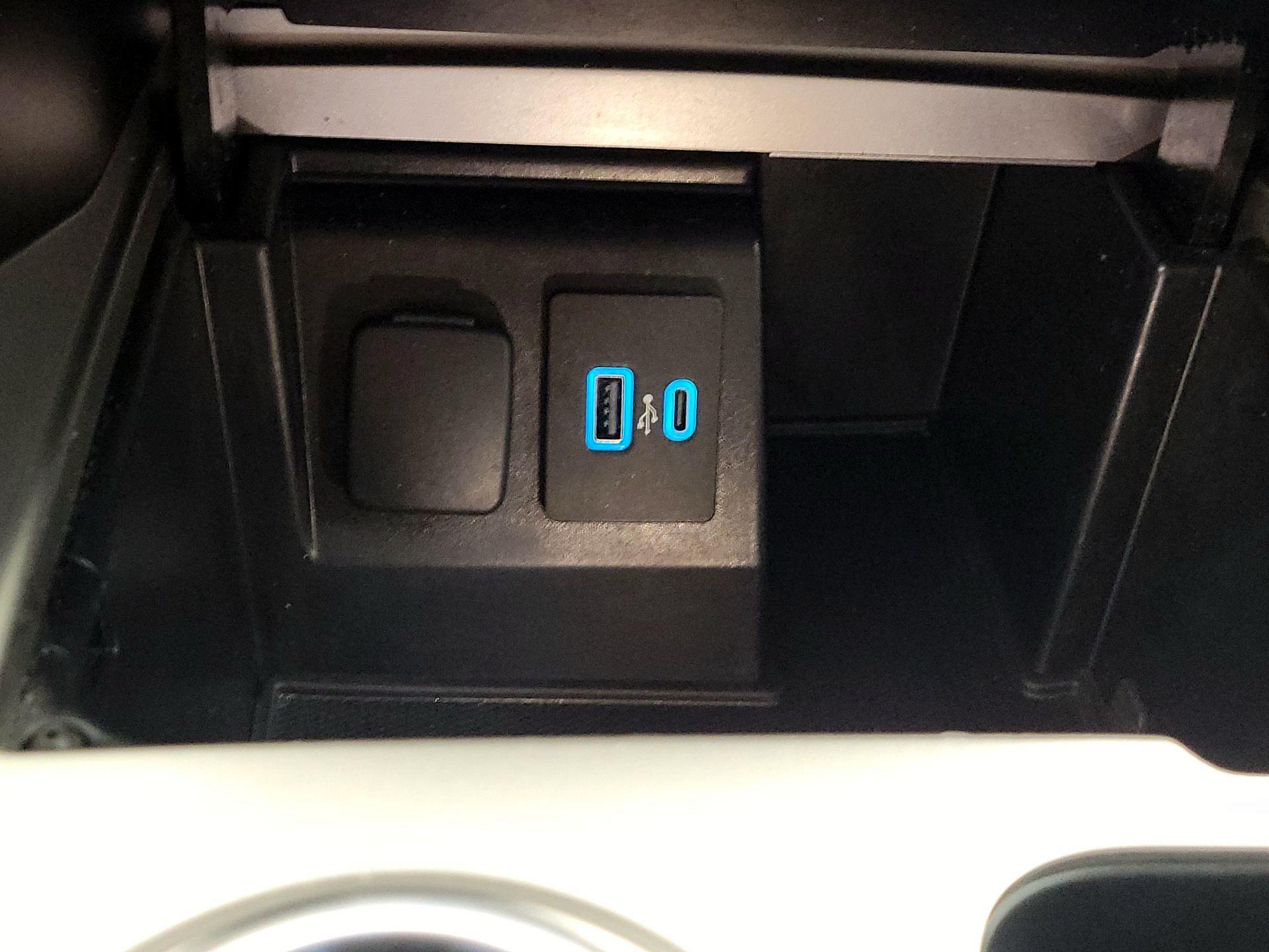 Thumbnail: 2020 Ford Explorer - 19