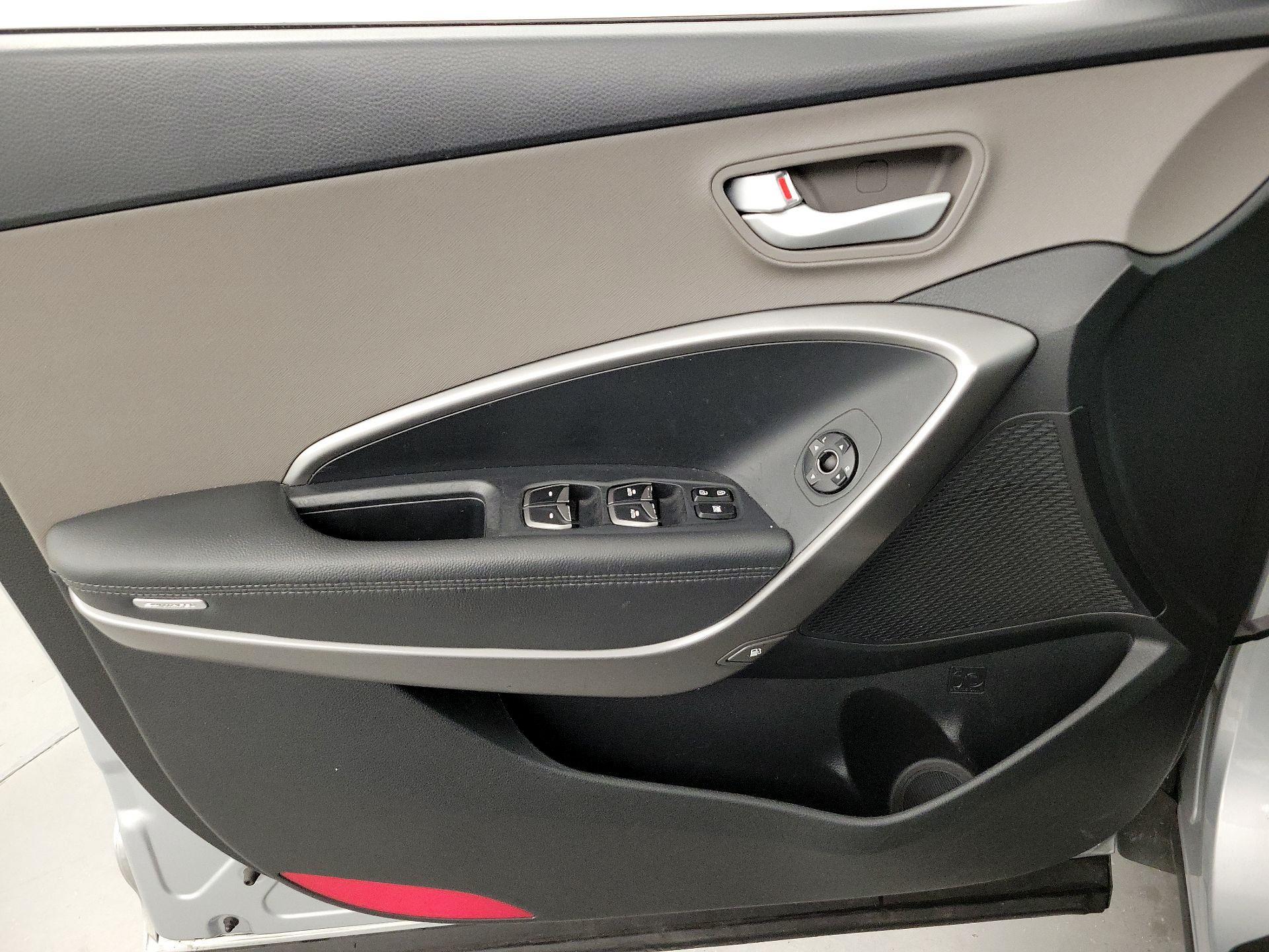 Thumbnail: 2017 Hyundai Santa Fe - 12