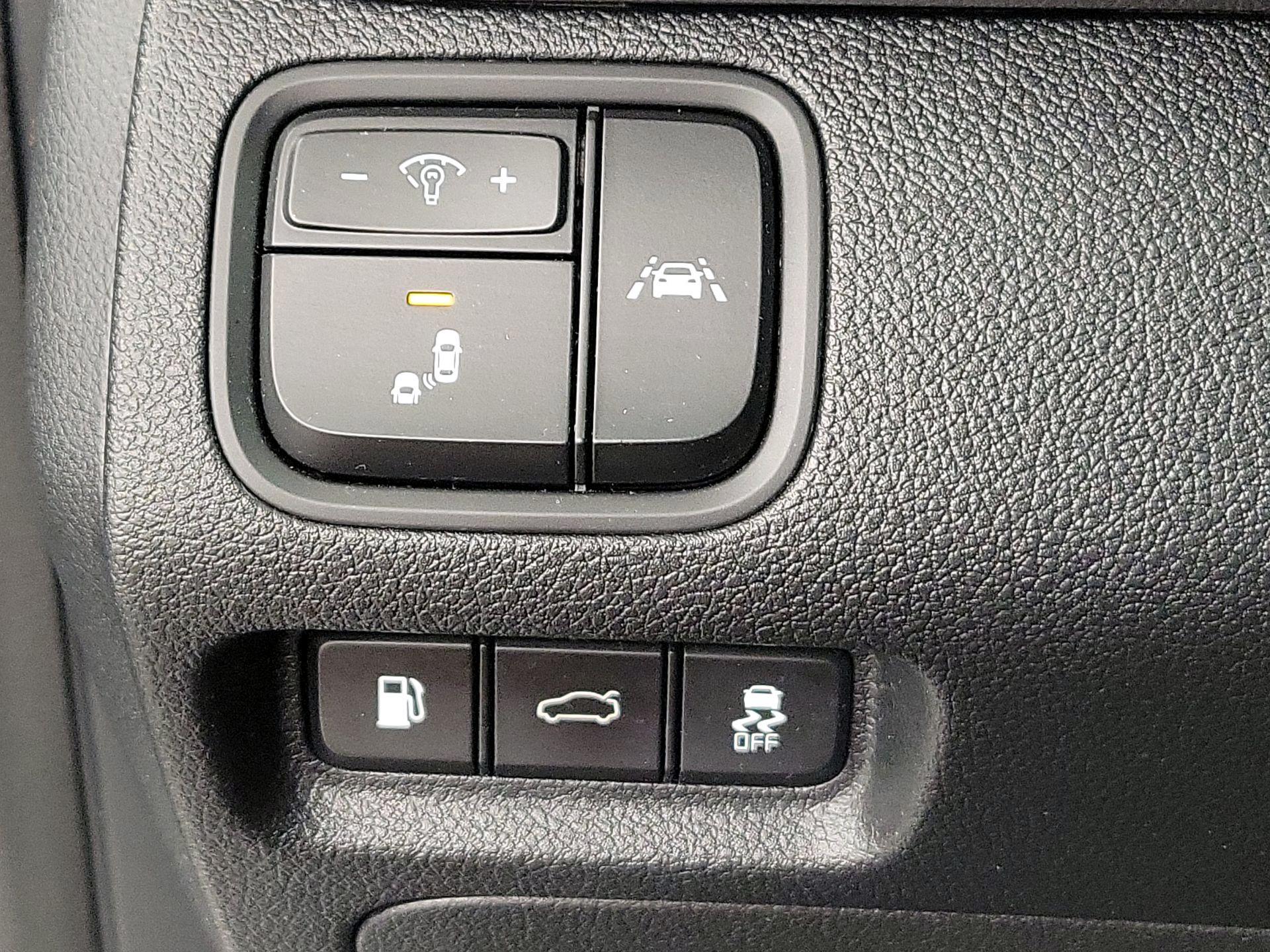 Thumbnail: 2020 Kia Optima - 13