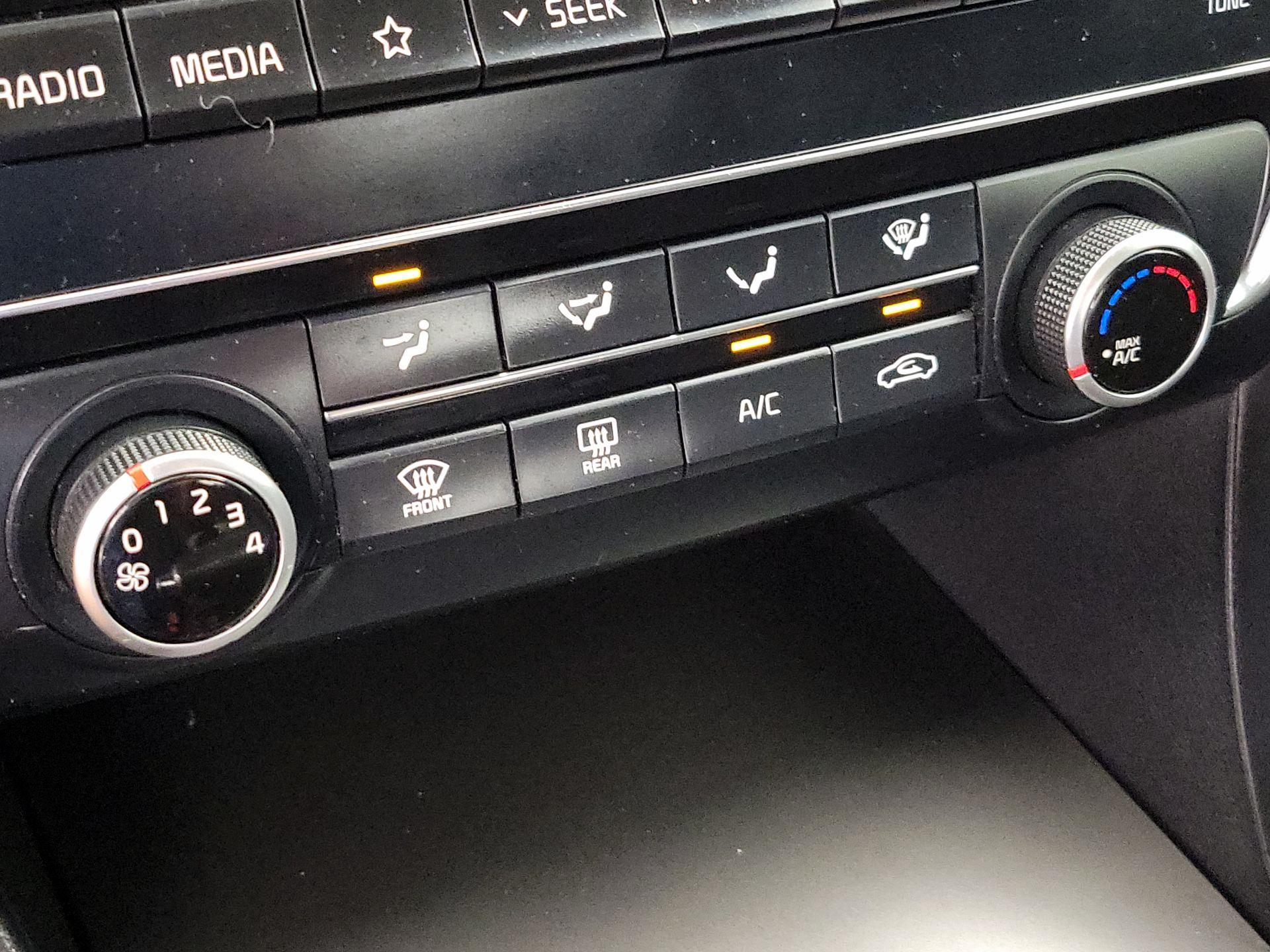 Thumbnail: 2020 Kia Optima - 16