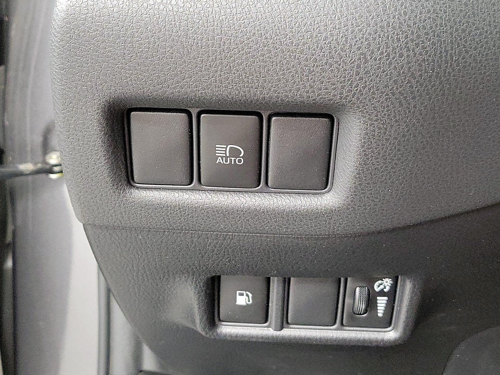 Thumbnail: 2019 Toyota C-HR - 13