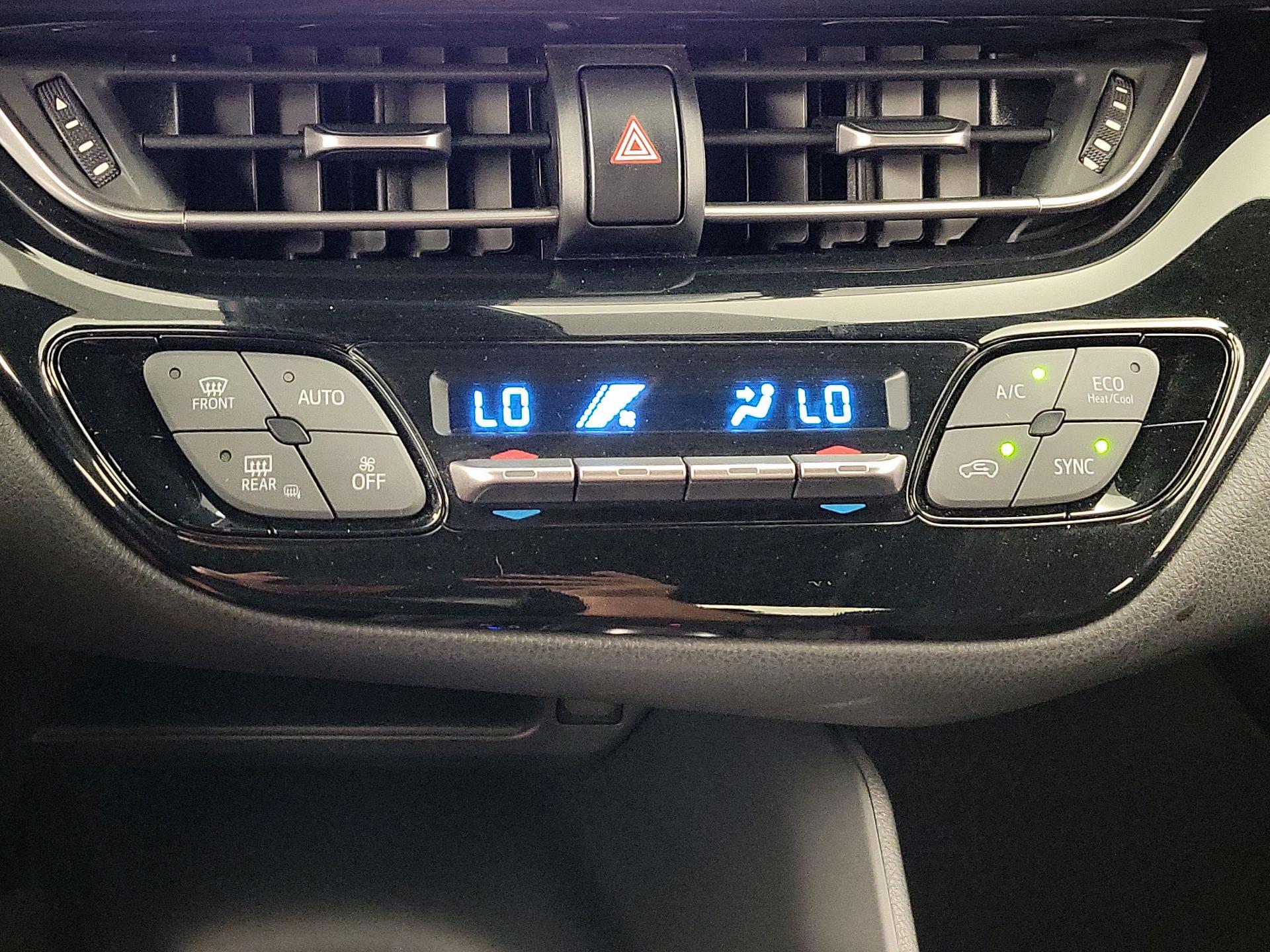 Thumbnail: 2019 Toyota C-HR - 17