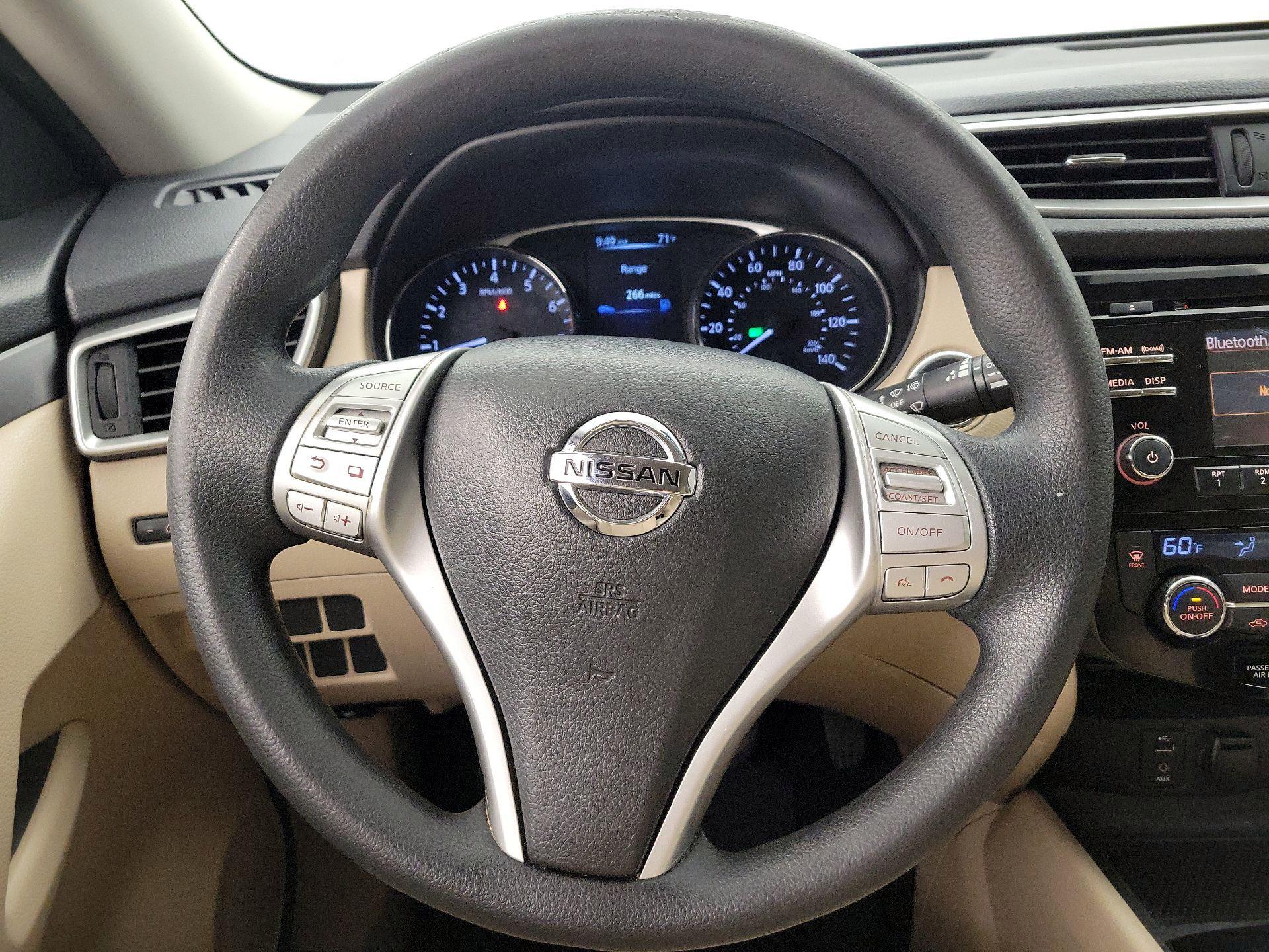 Thumbnail: 2016 Nissan Rogue - 10